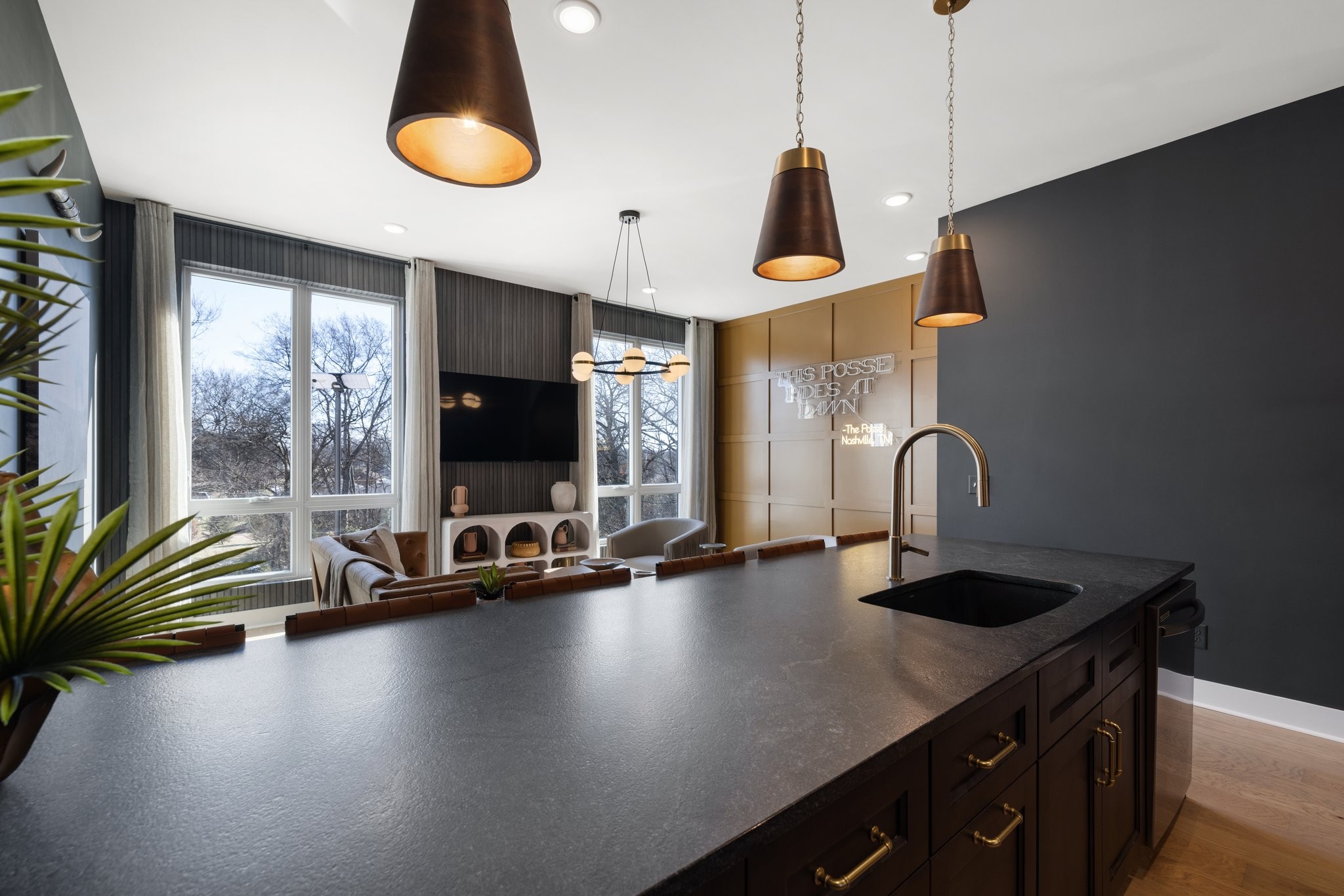 1614 County Hospital Rd Unit: The Posse