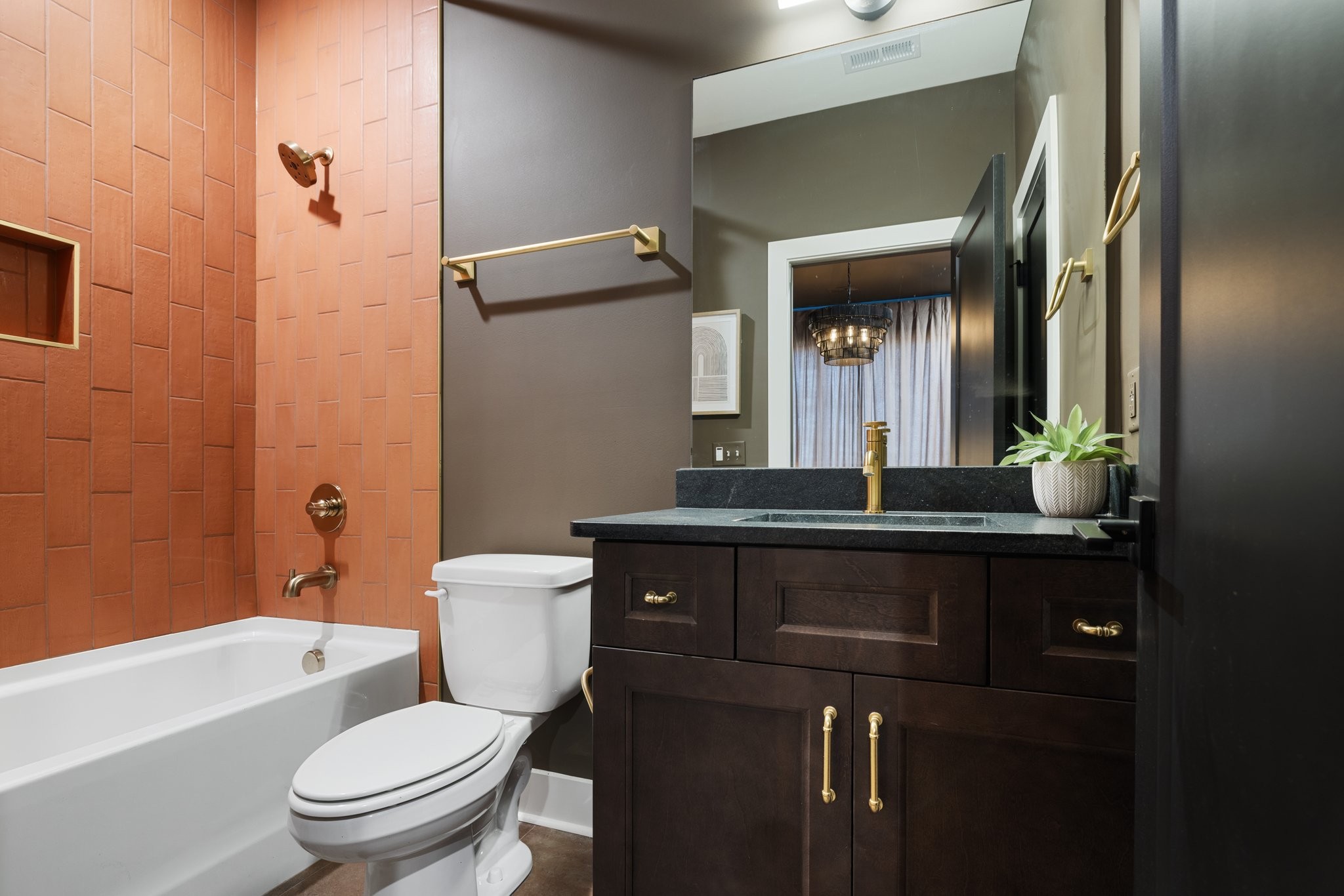 1614 County Hospital Rd Unit: The Posse