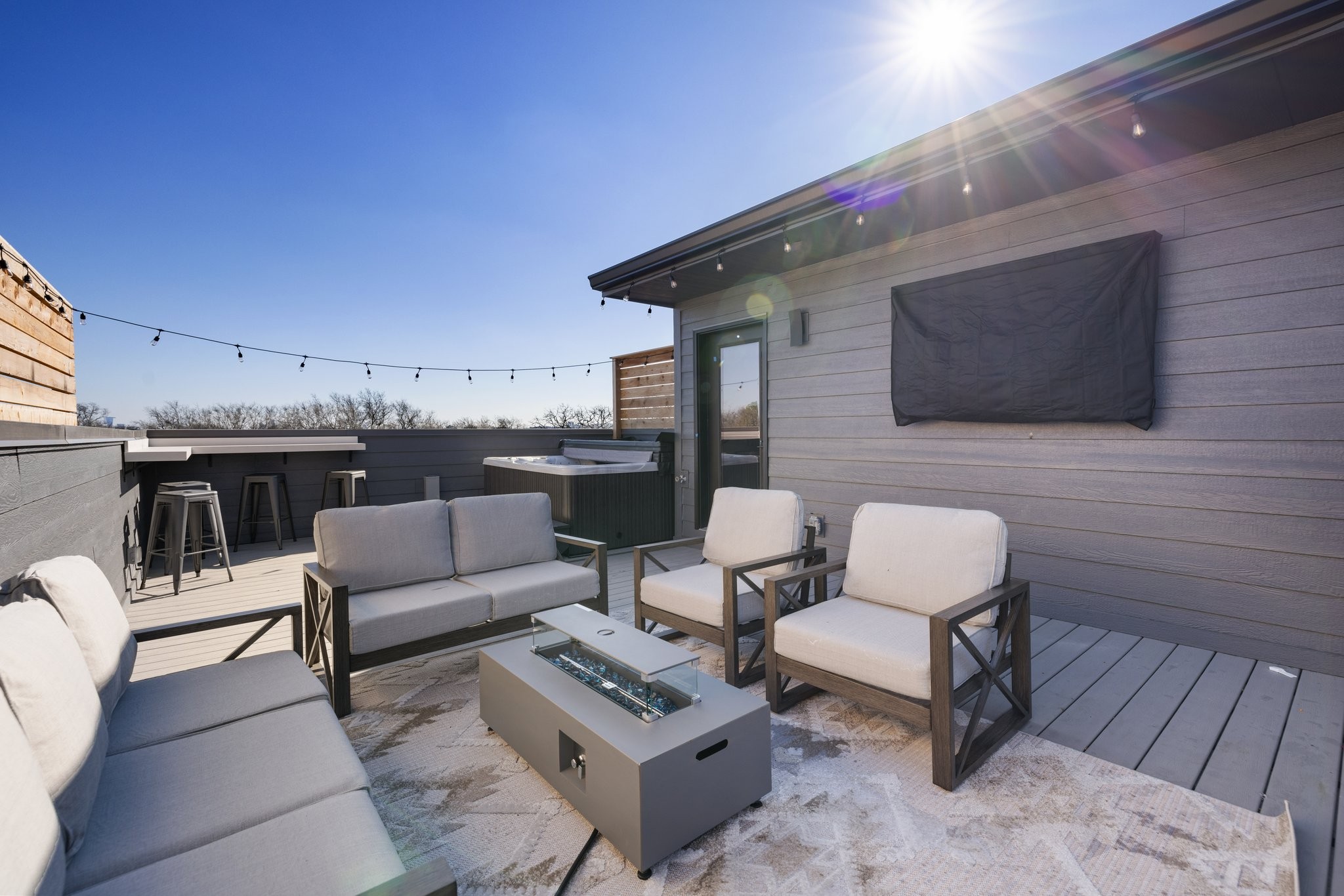 1614 County Hospital Rd Unit: The Posse