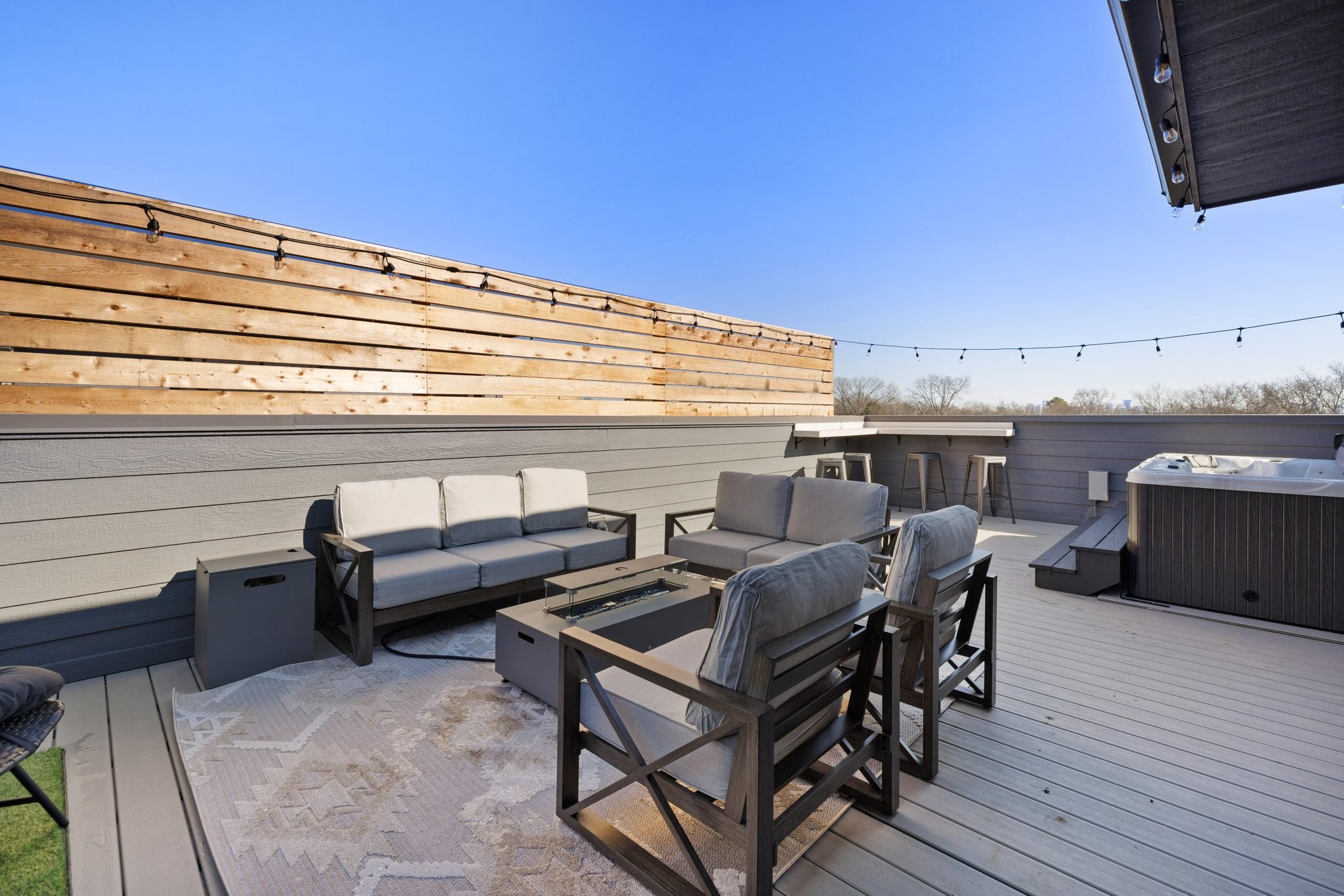 1614 County Hospital Rd Unit: The Posse