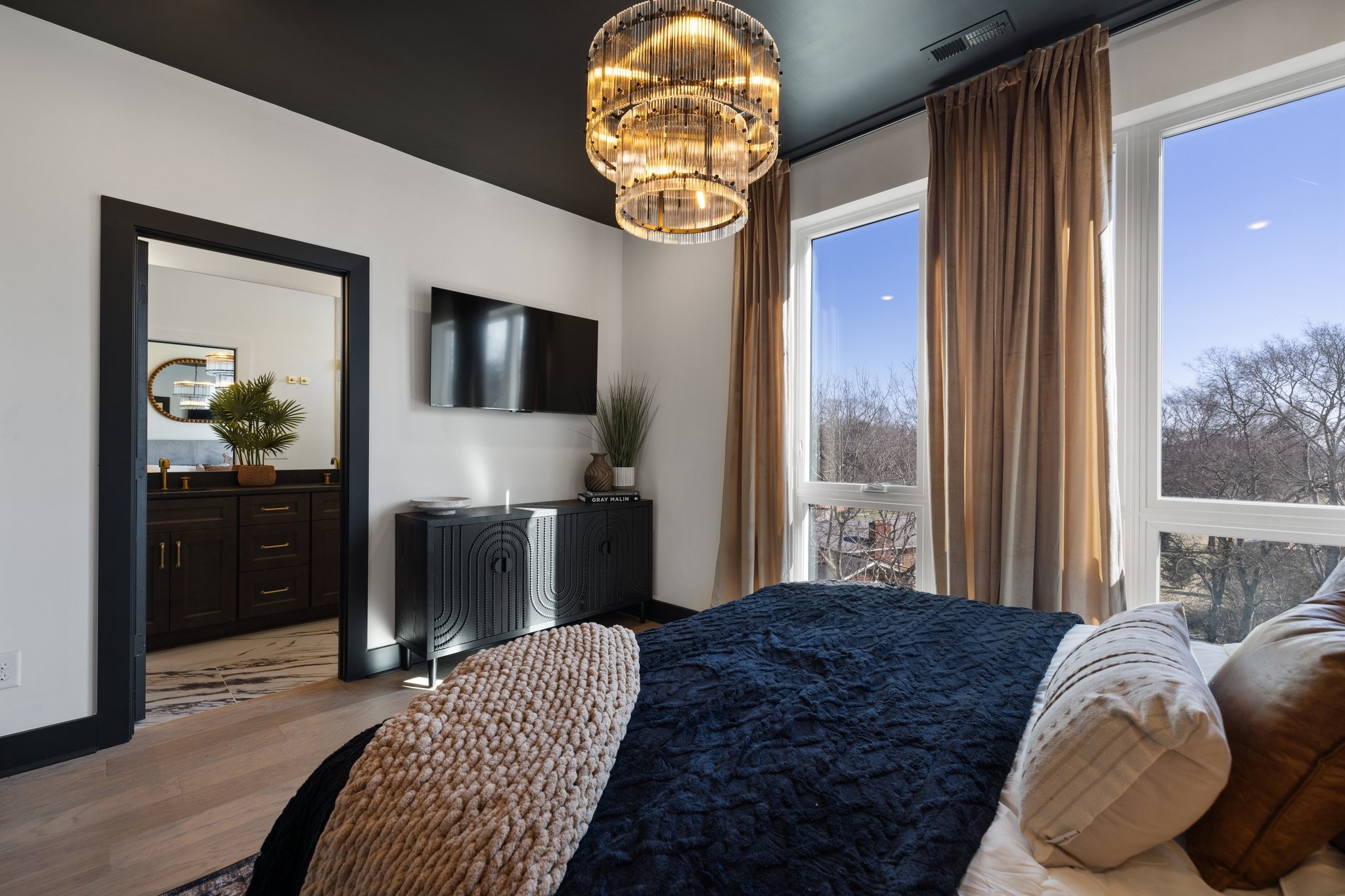 1614 County Hospital Rd Unit: The Posse