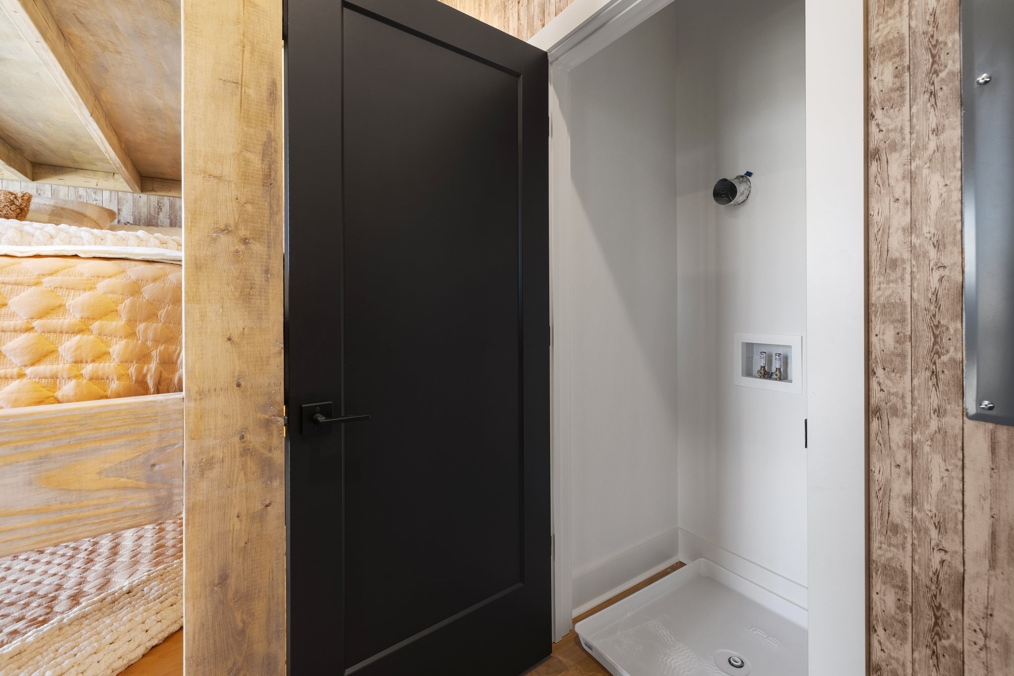 1614 County Hospital Rd Unit: The Posse