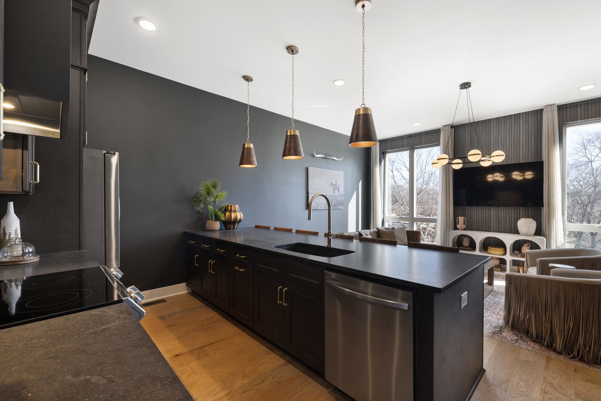 1614 County Hospital Rd Unit: The Posse