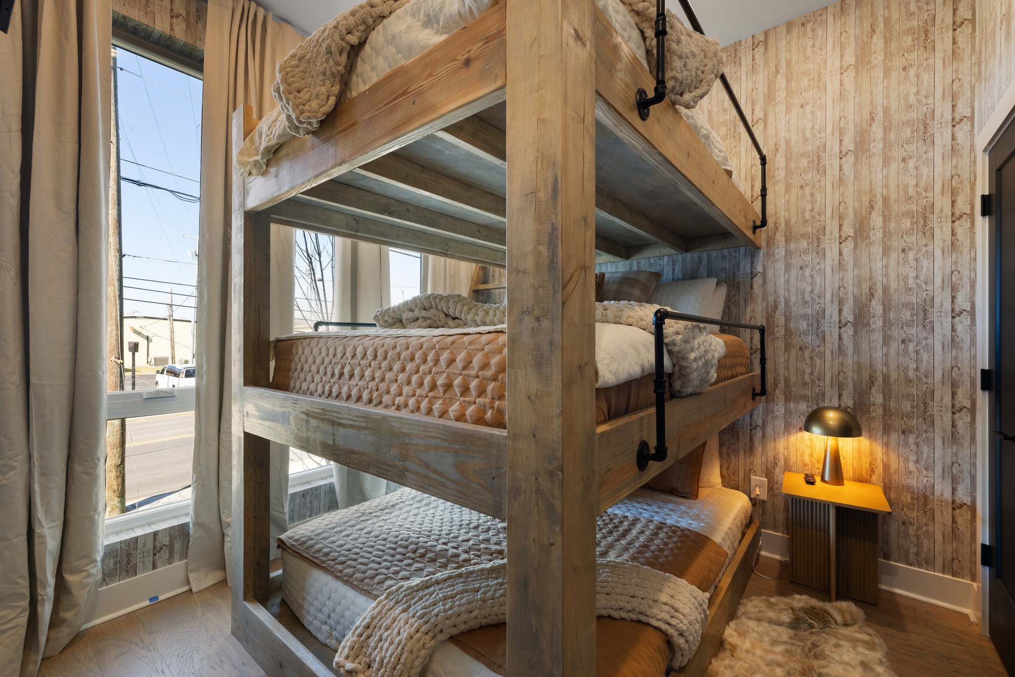 1614 County Hospital Rd Unit: The Posse