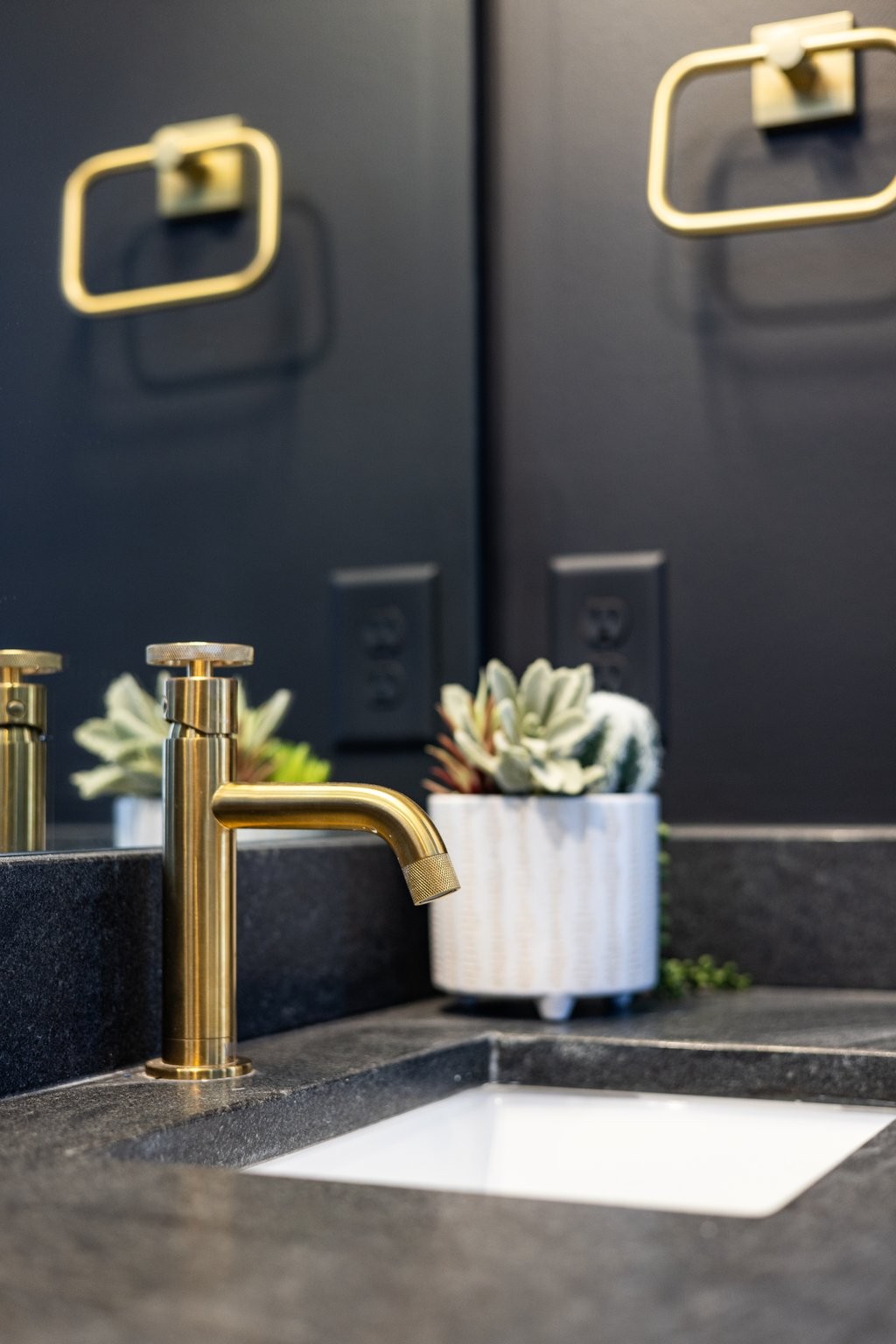 1614 County Hospital Rd Unit: The Posse