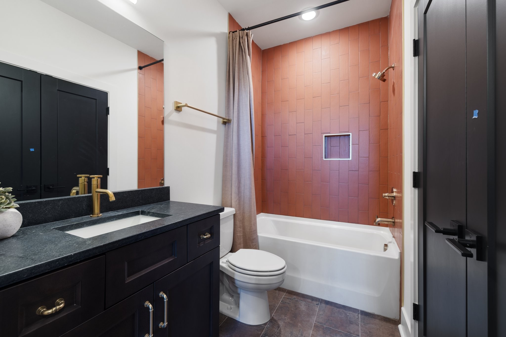 1614 County Hospital Rd Unit: The Posse