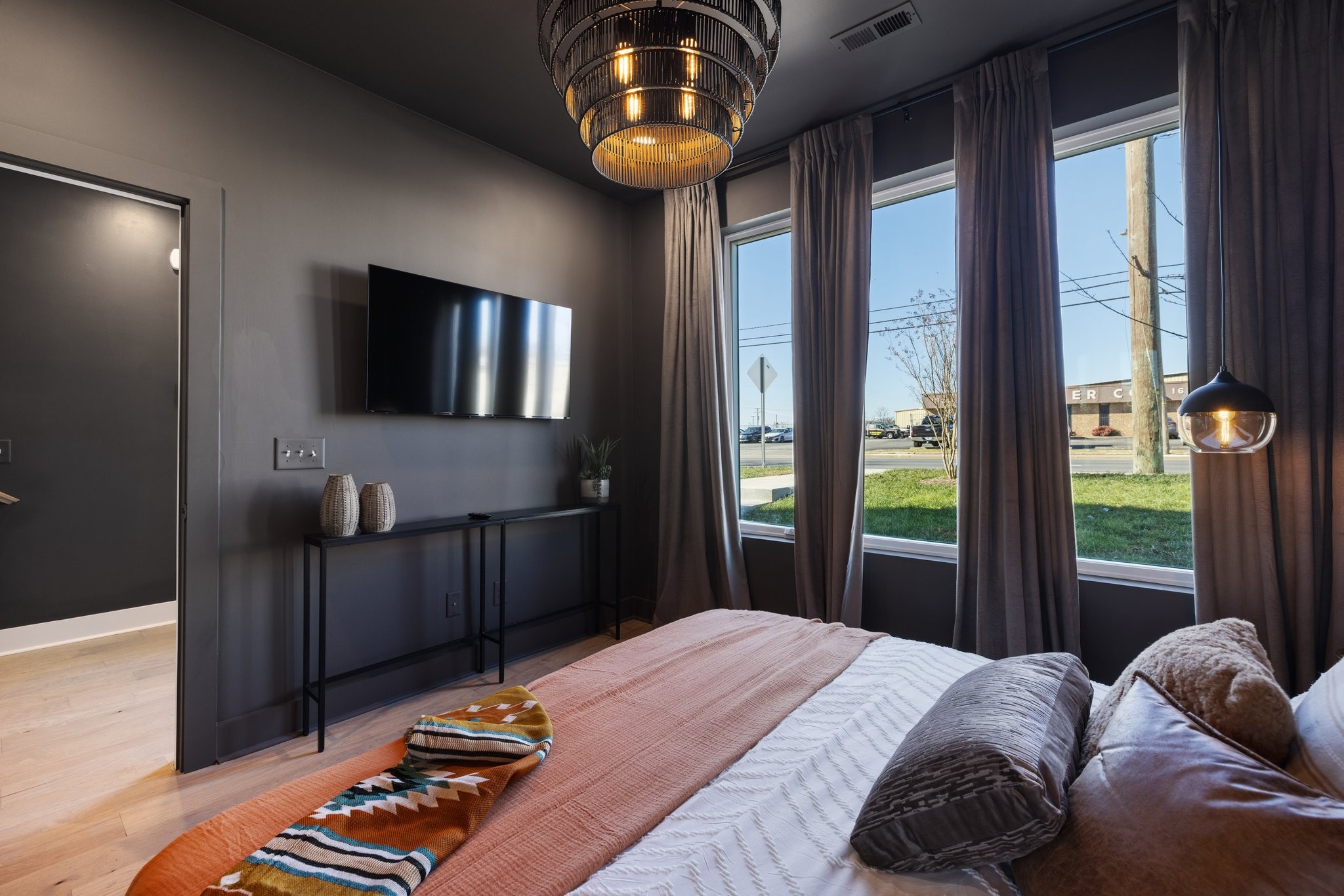 1614 County Hospital Rd Unit: The Posse