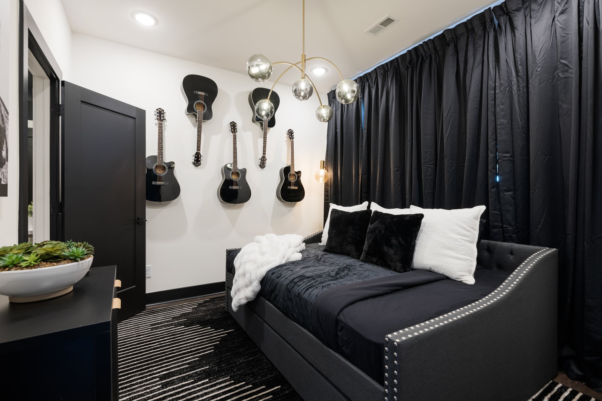 1616 County Hospital Rd Unit: The Hideout