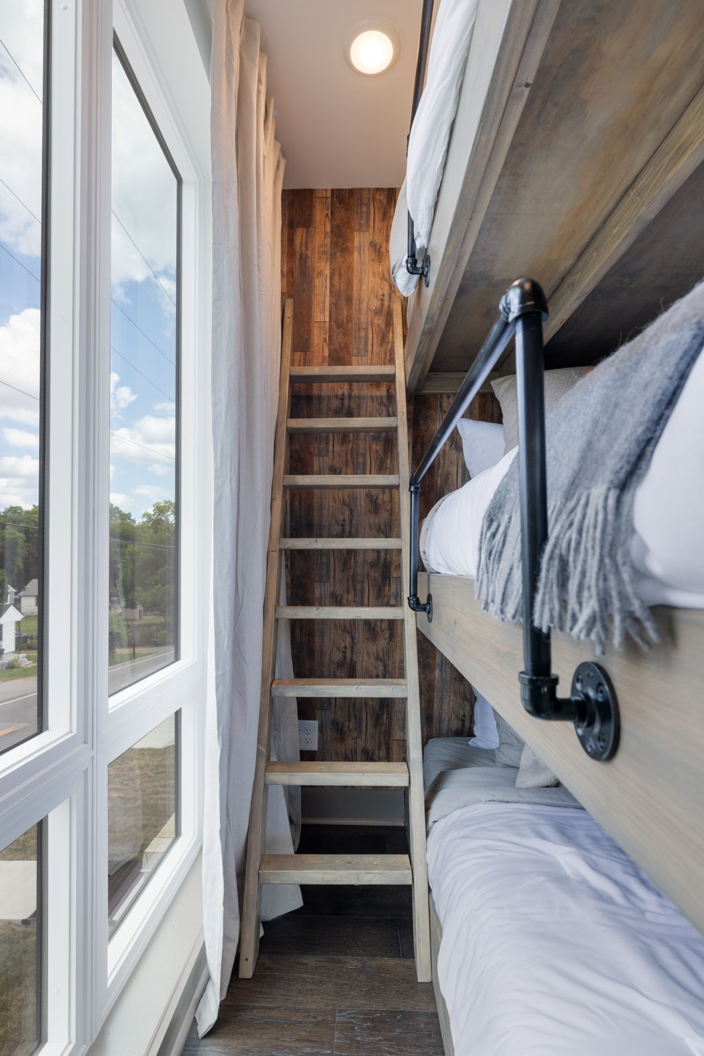 3133 Hydes Ferry Rd Unit: The James