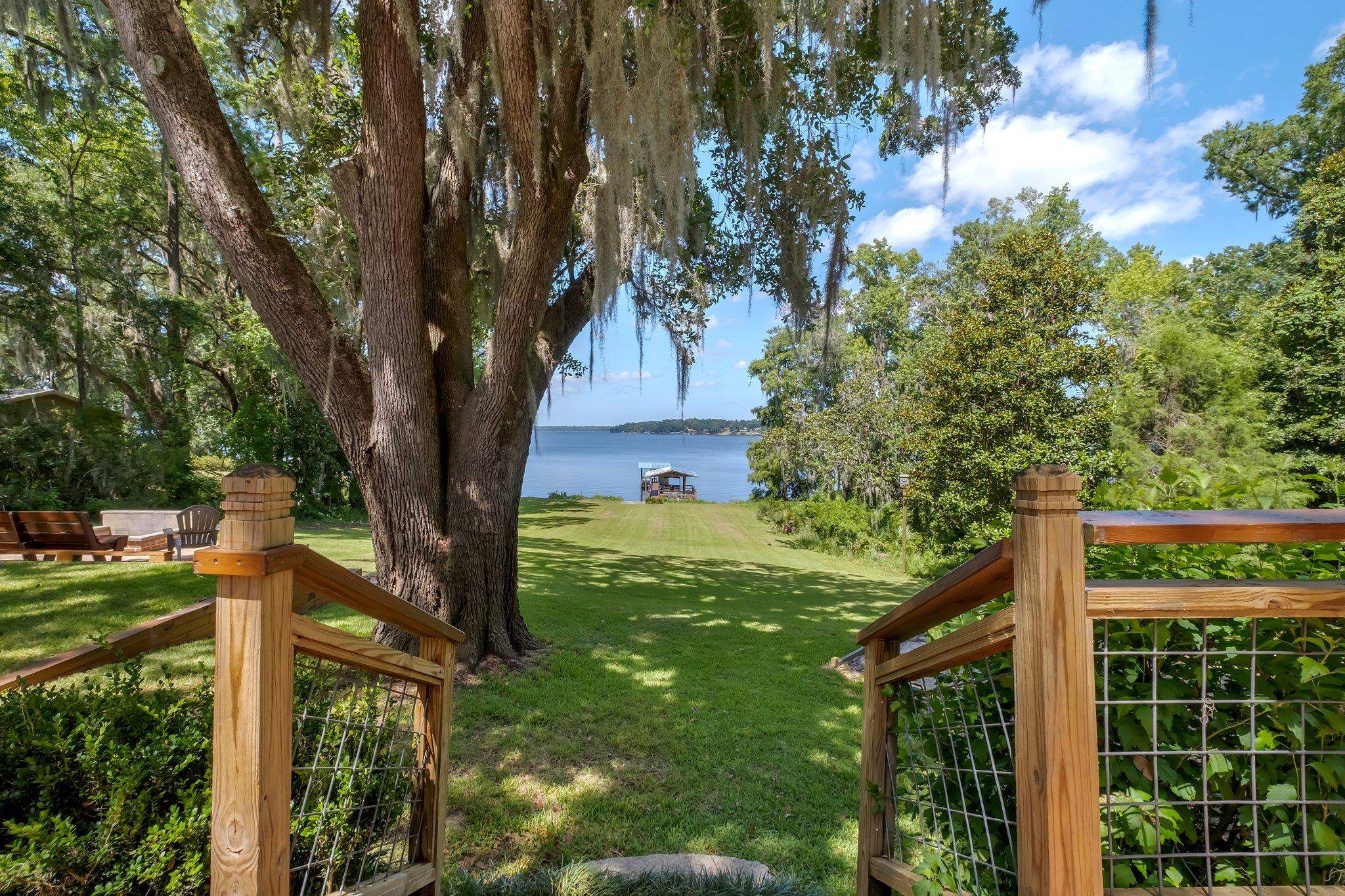 2896 Lakeview Point Road