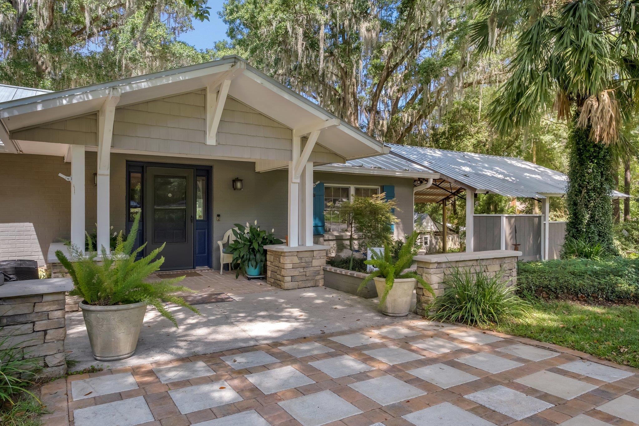 2896 Lakeview Point Road