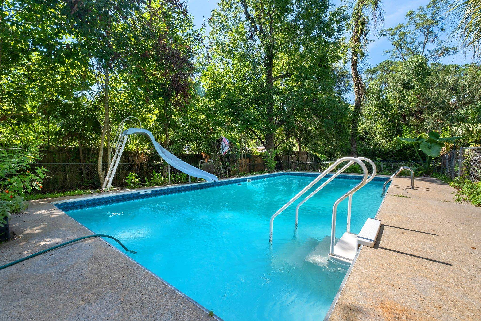 1112 Pinecrest Drive