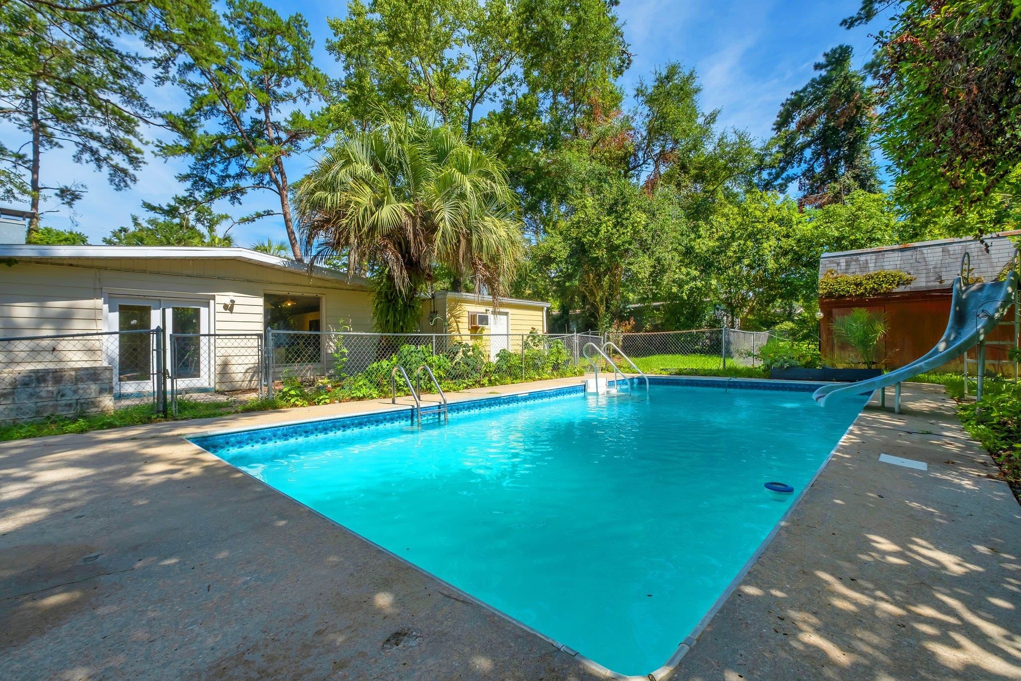 1112 Pinecrest Drive