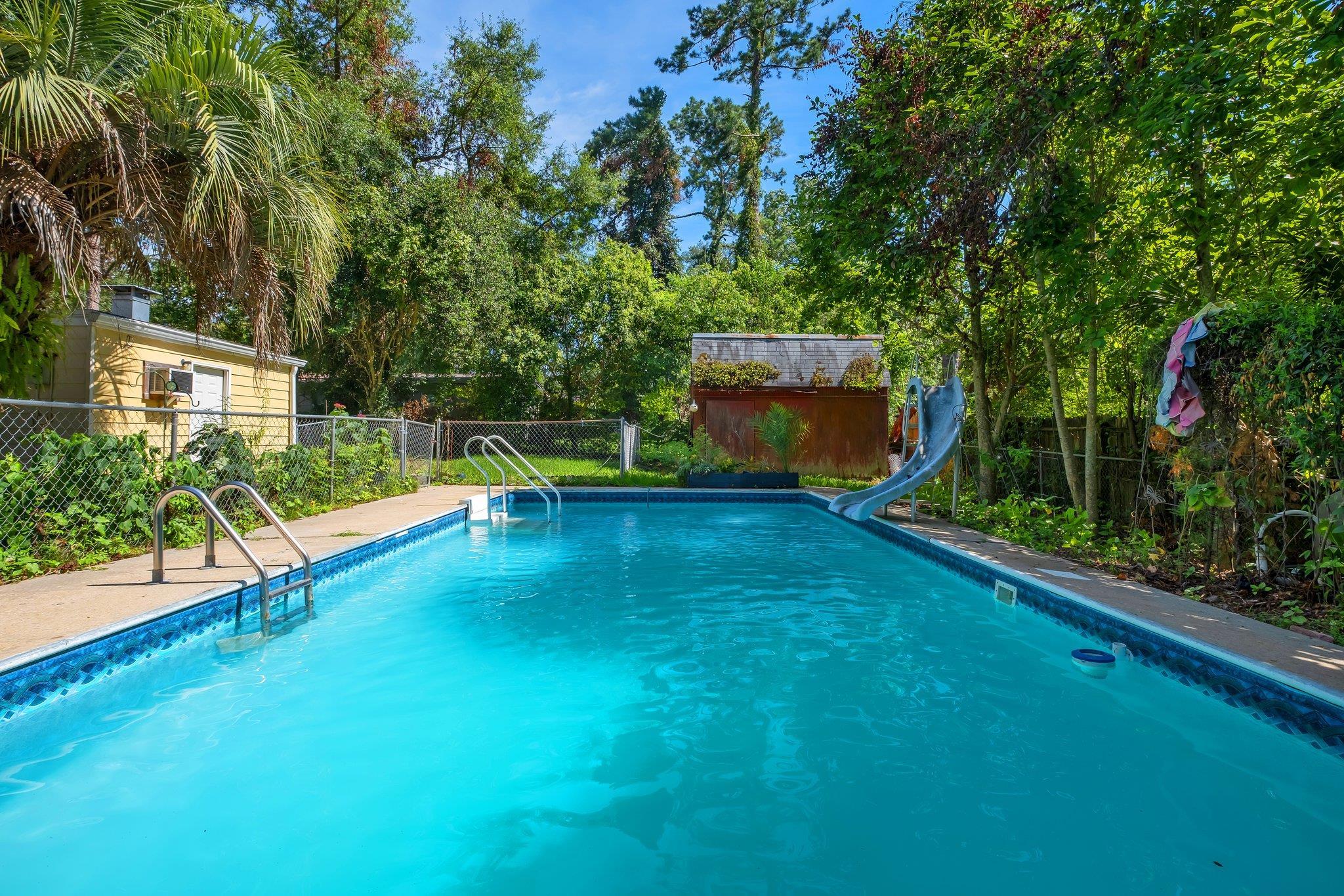 1112 Pinecrest Drive