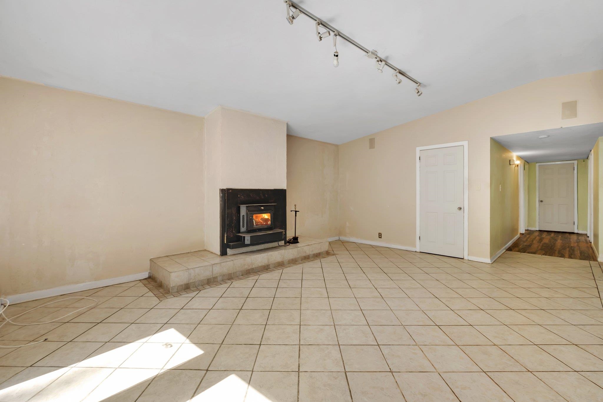 1112 Pinecrest Drive