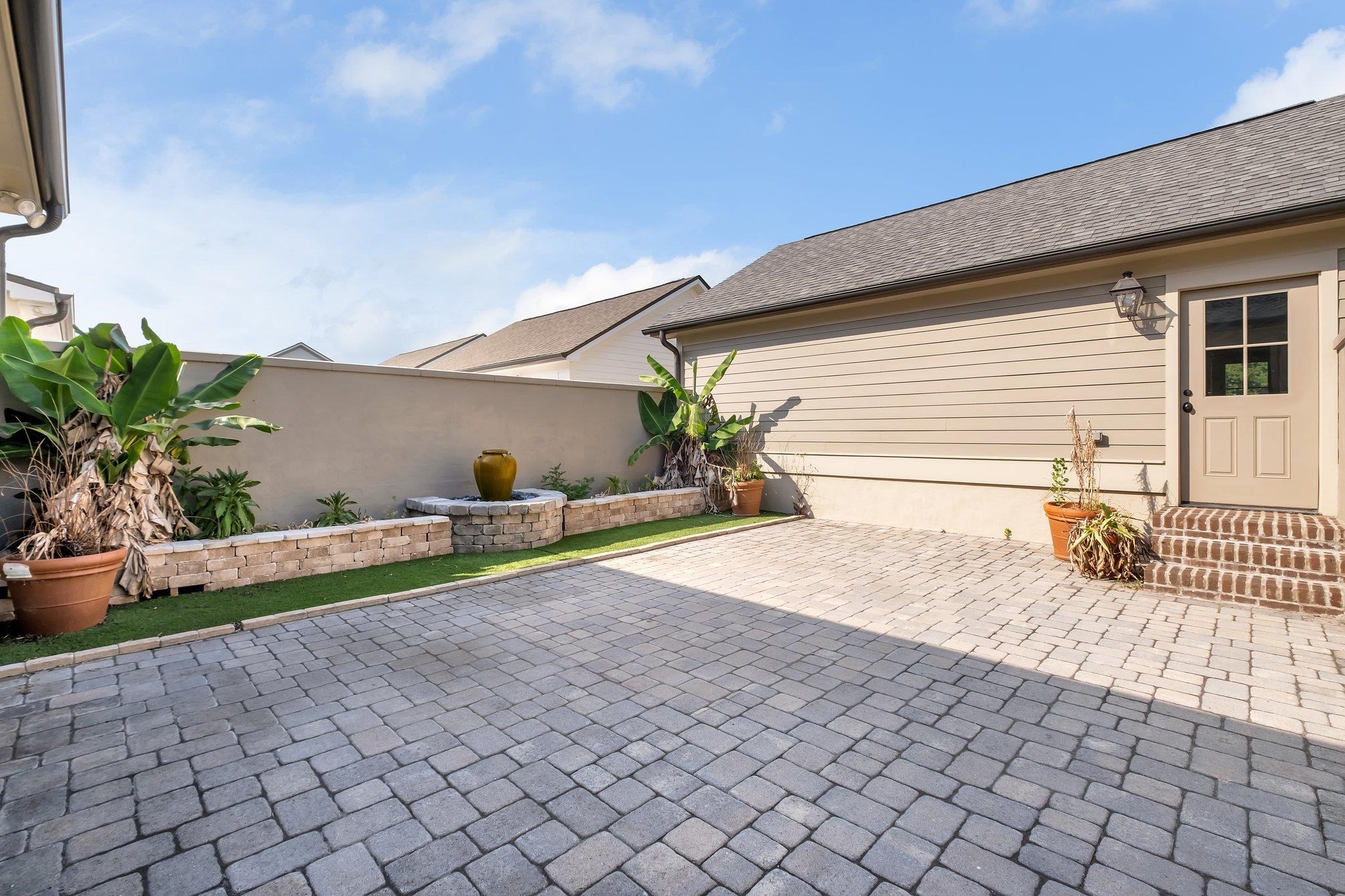 6736 Carandolet Lane