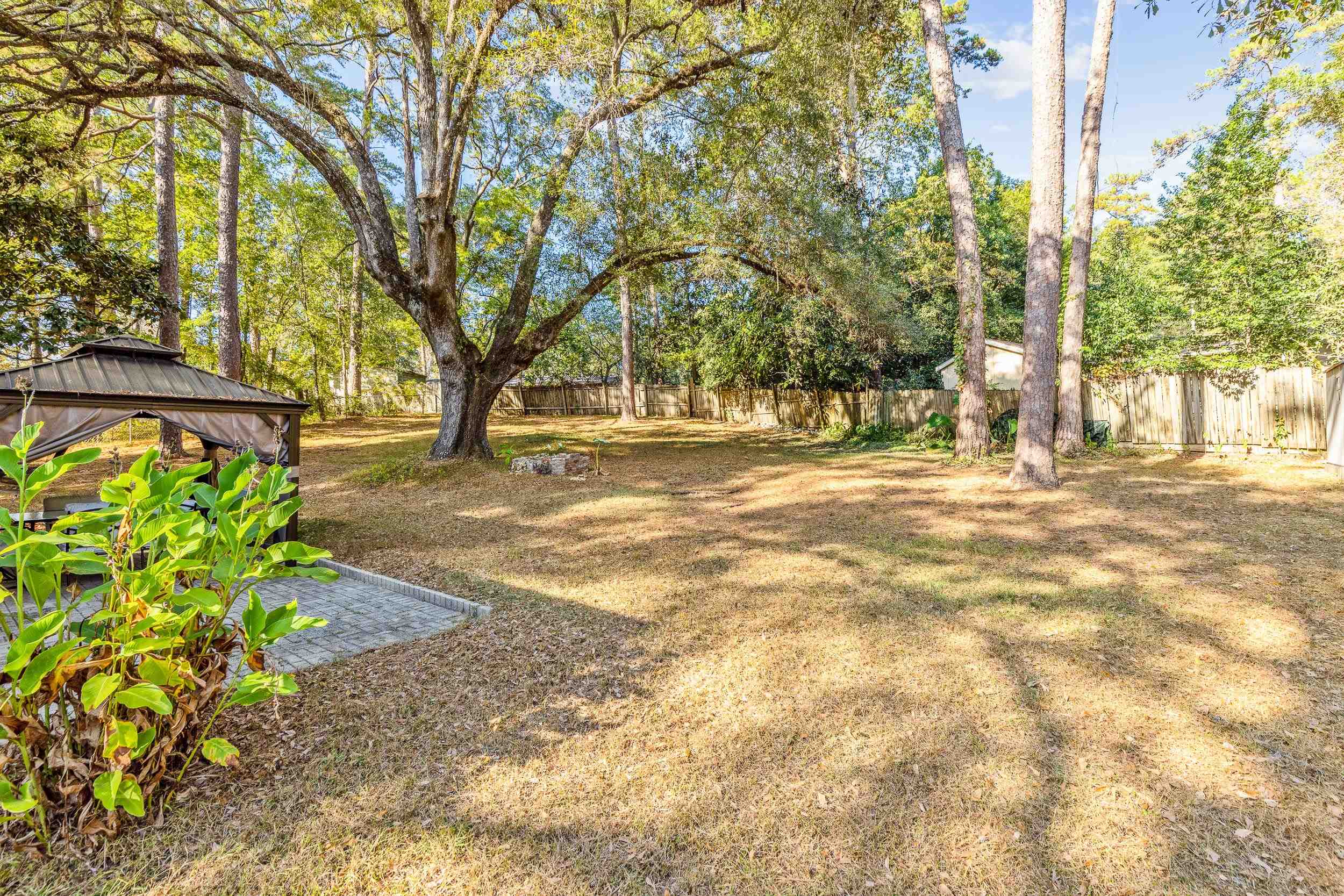 1904 Rhonda Drive
