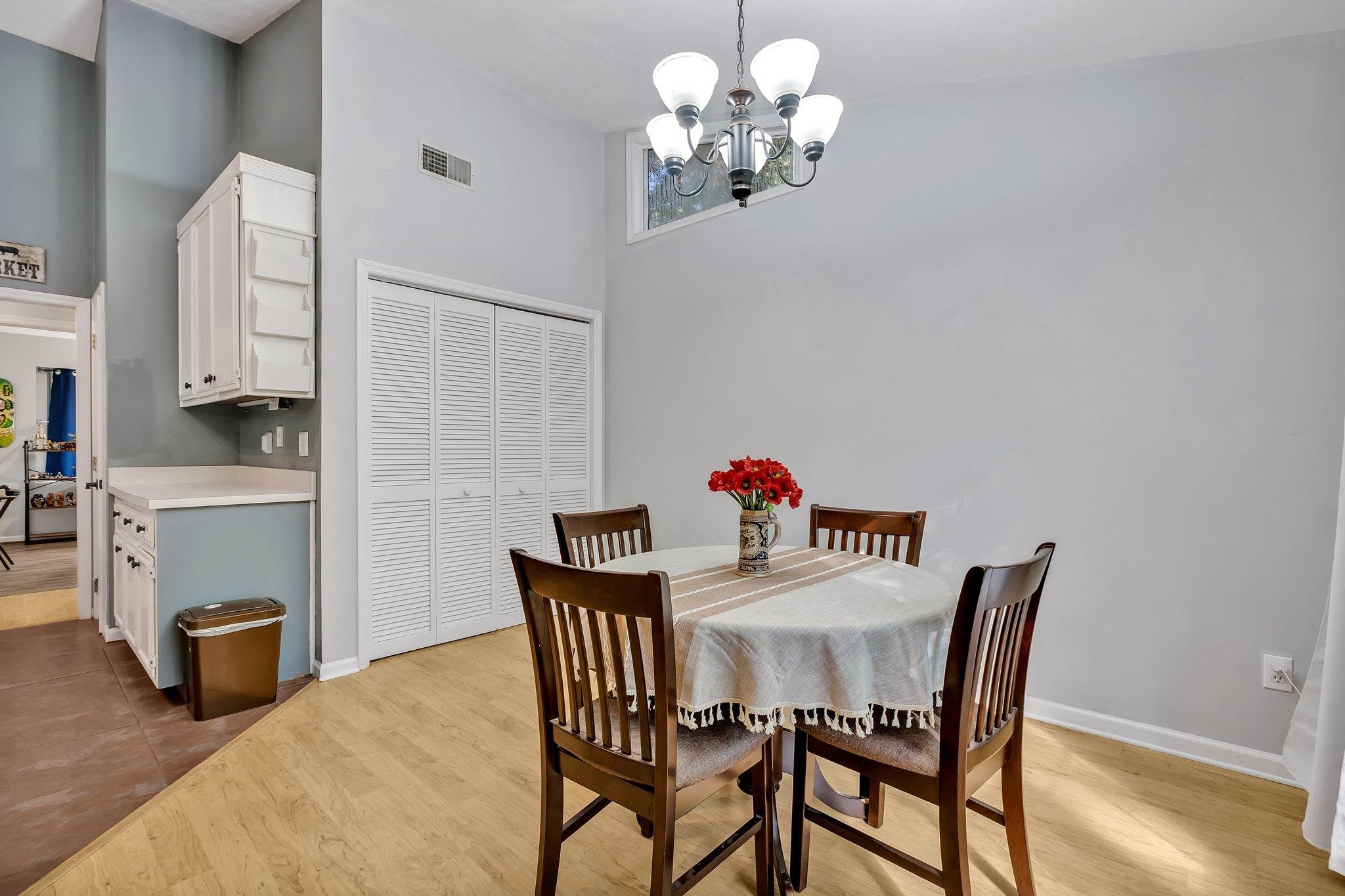 8368 Chickasaw Trail