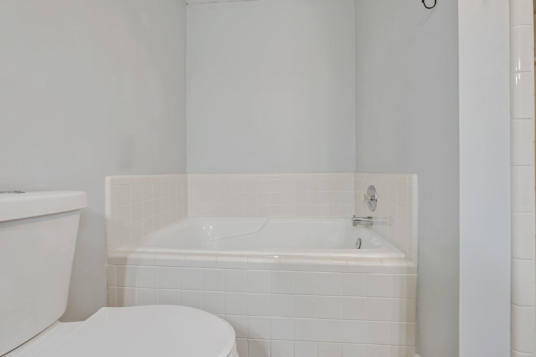 8368 Chickasaw Trail