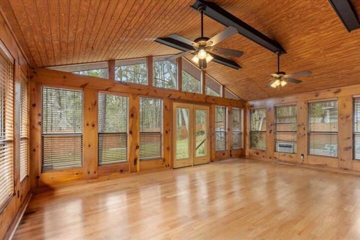 1908 Hideaway Court