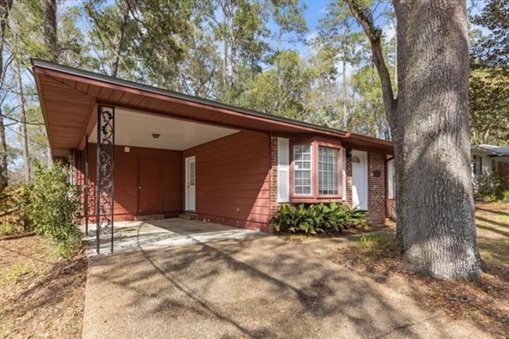 1908 Hideaway Court
