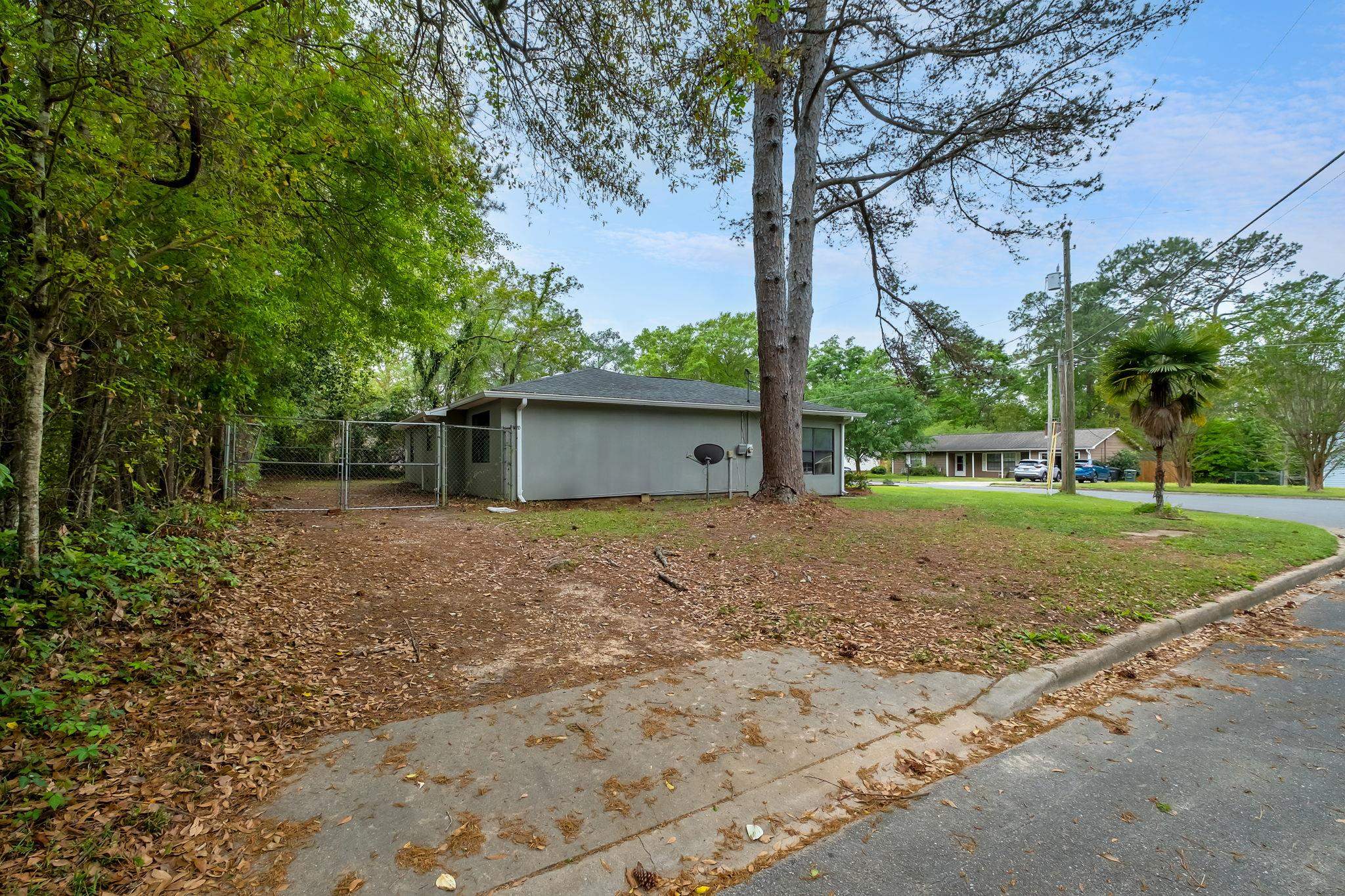 3325 W Whitney Drive