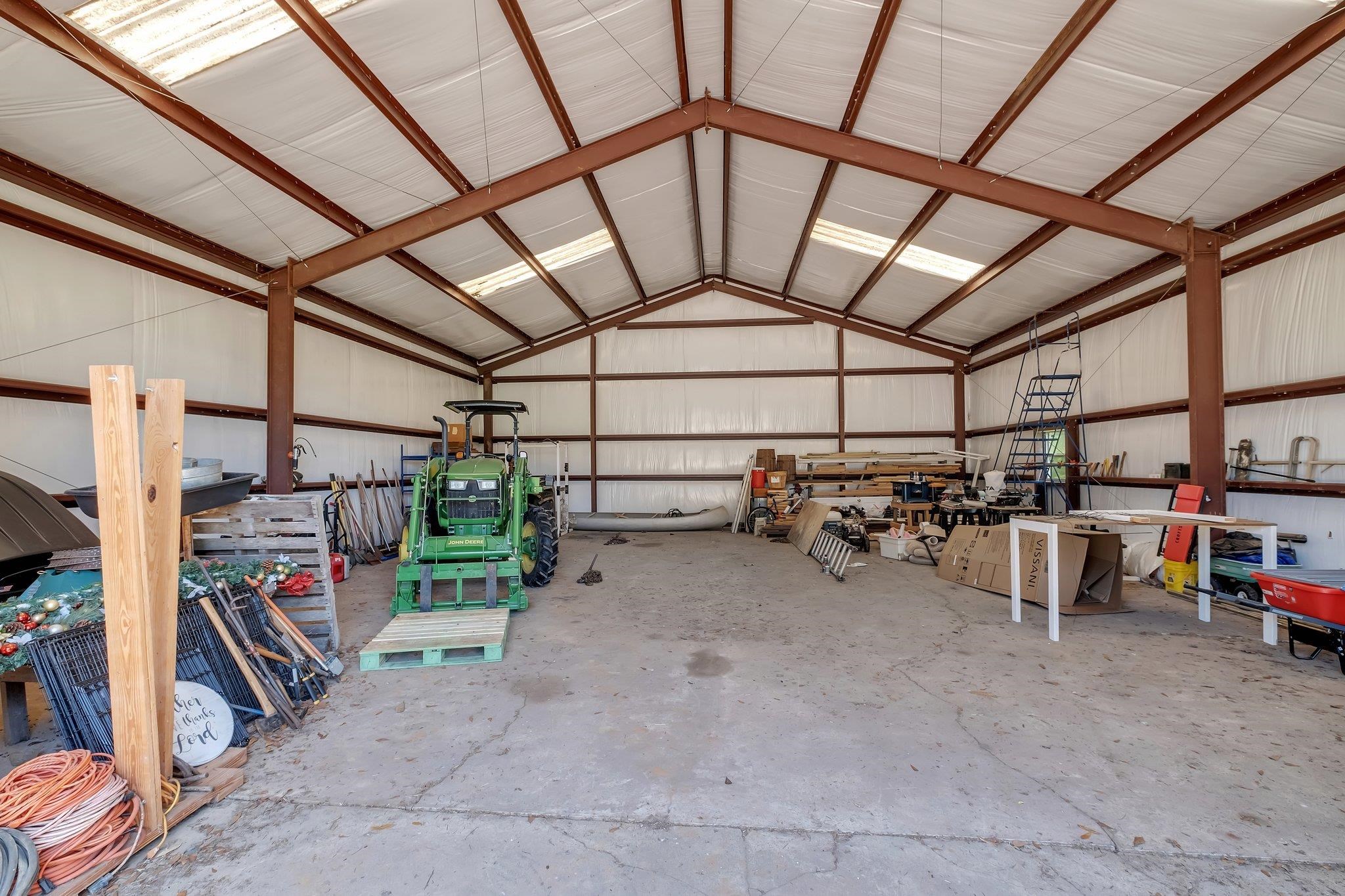 1093 Bassett Road