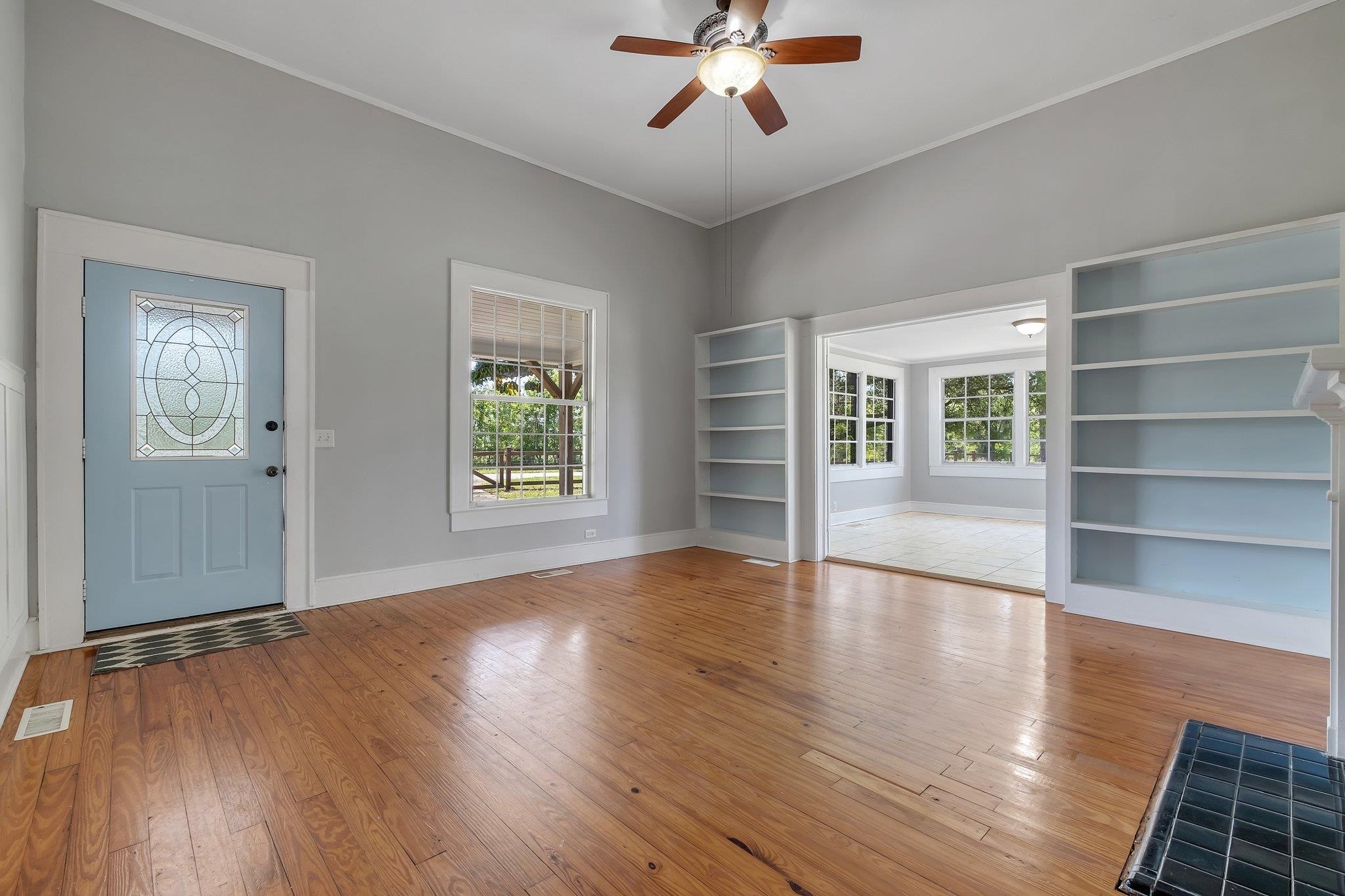 1093 Bassett Road
