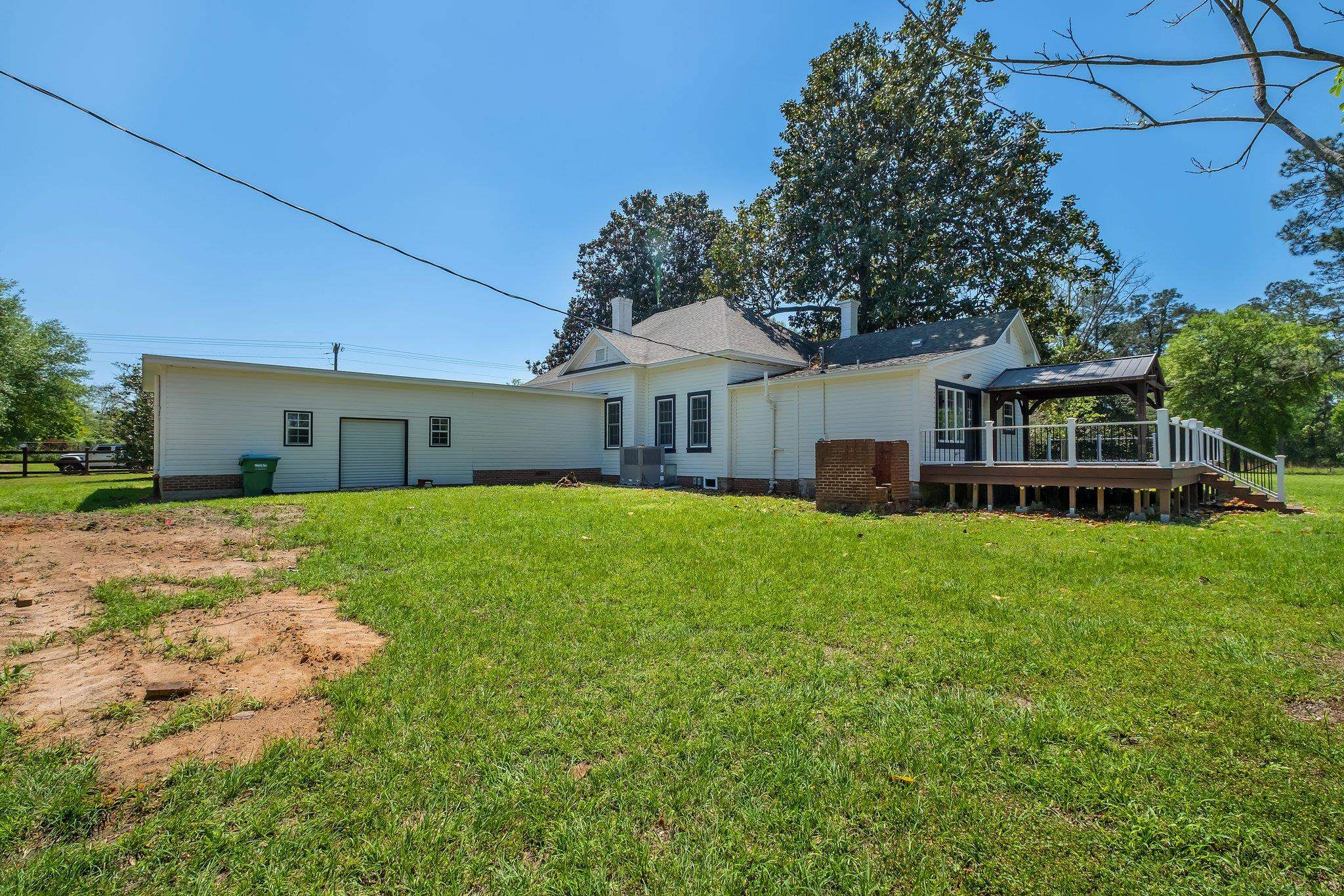 1093 Bassett Road