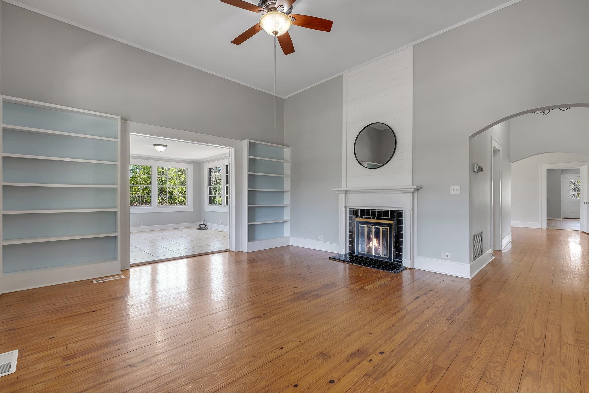 1093 Bassett Road