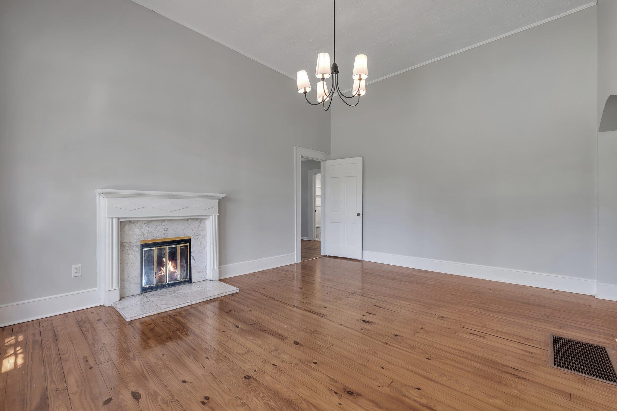 1093 Bassett Road
