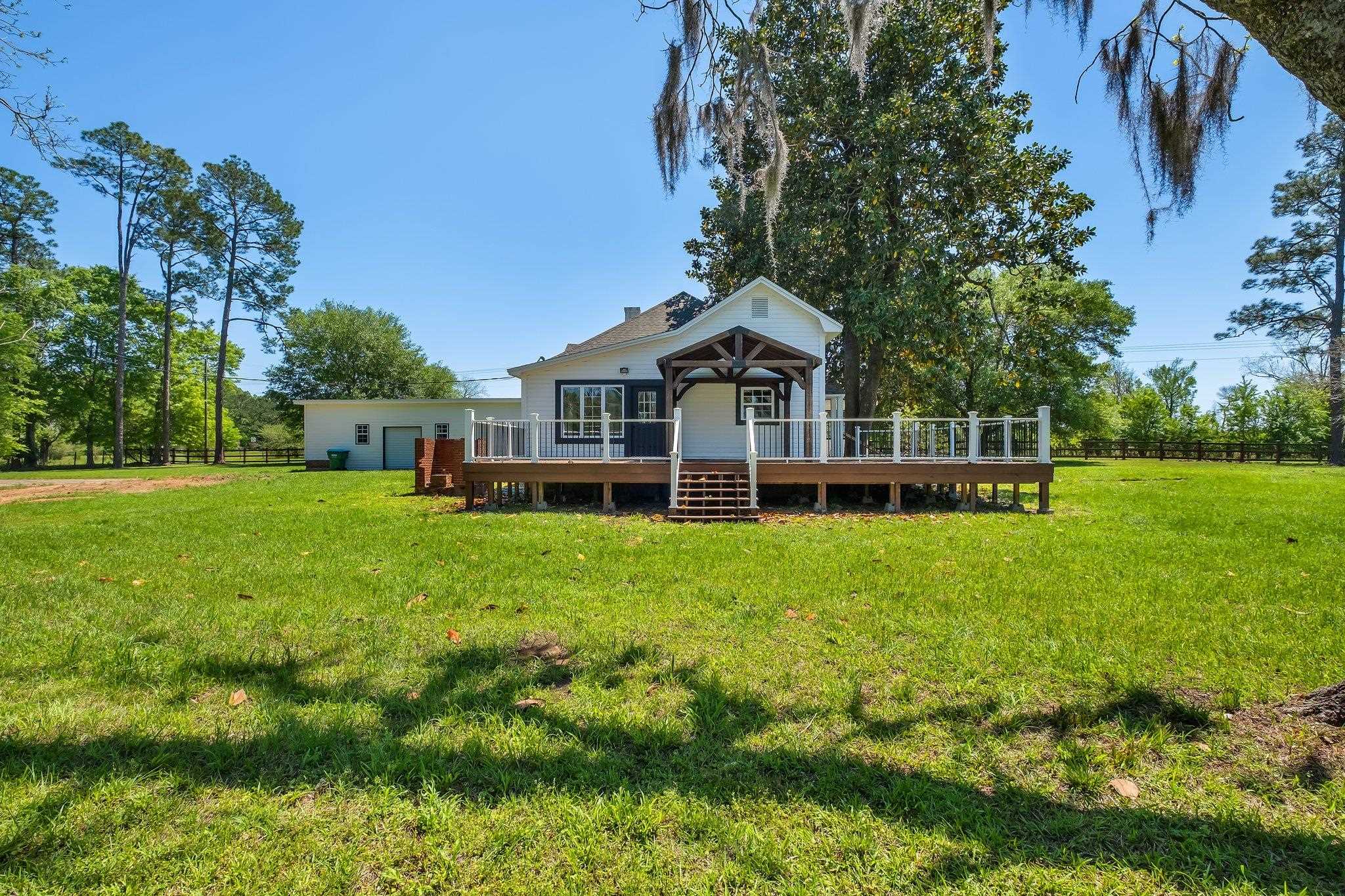 1093 Bassett Road