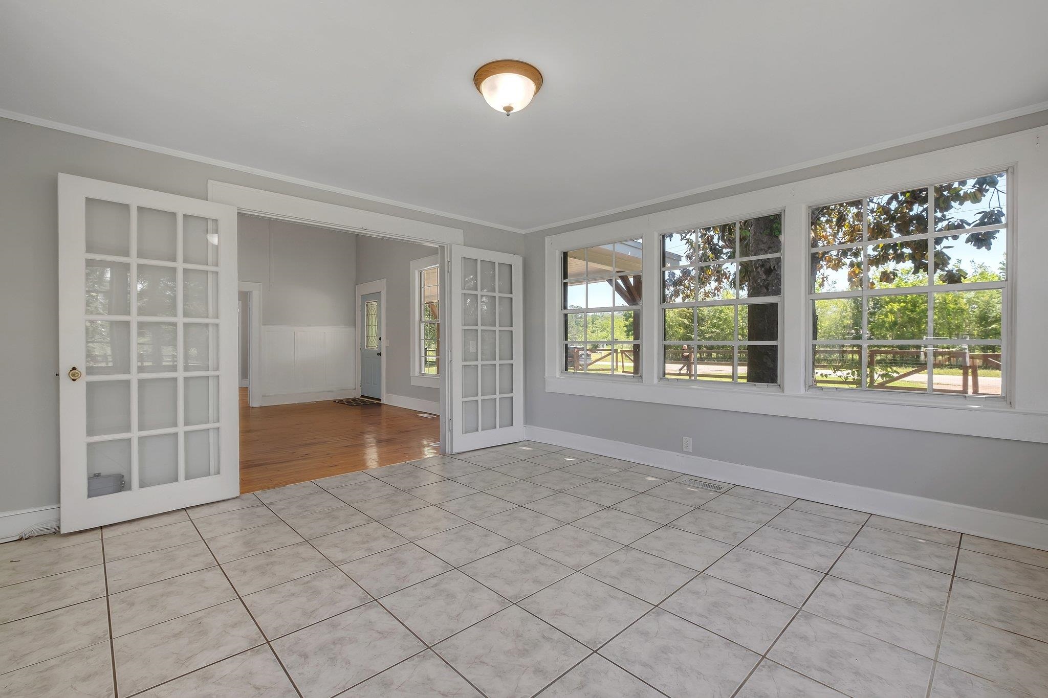 1093 Bassett Road