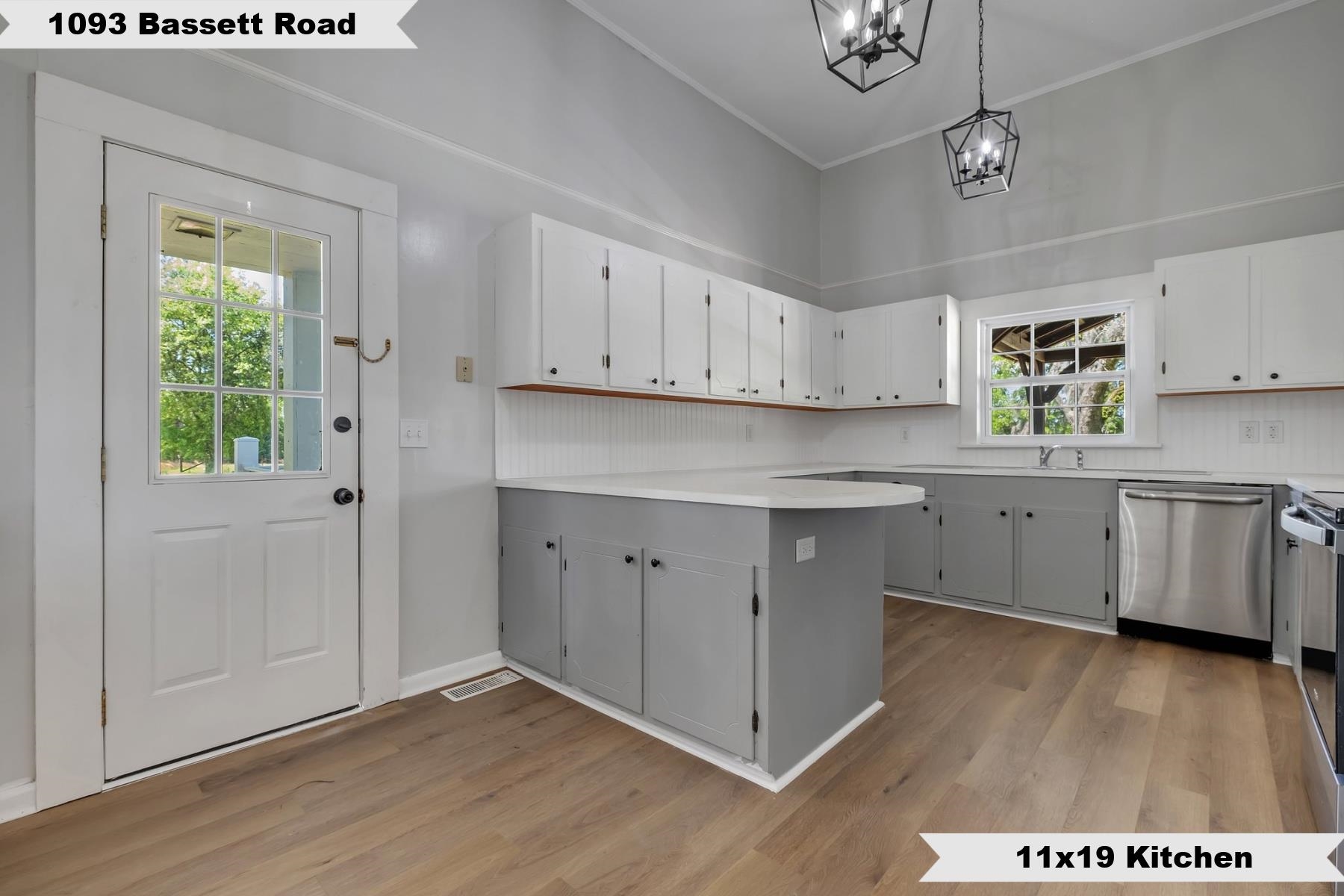 1093 Bassett Road