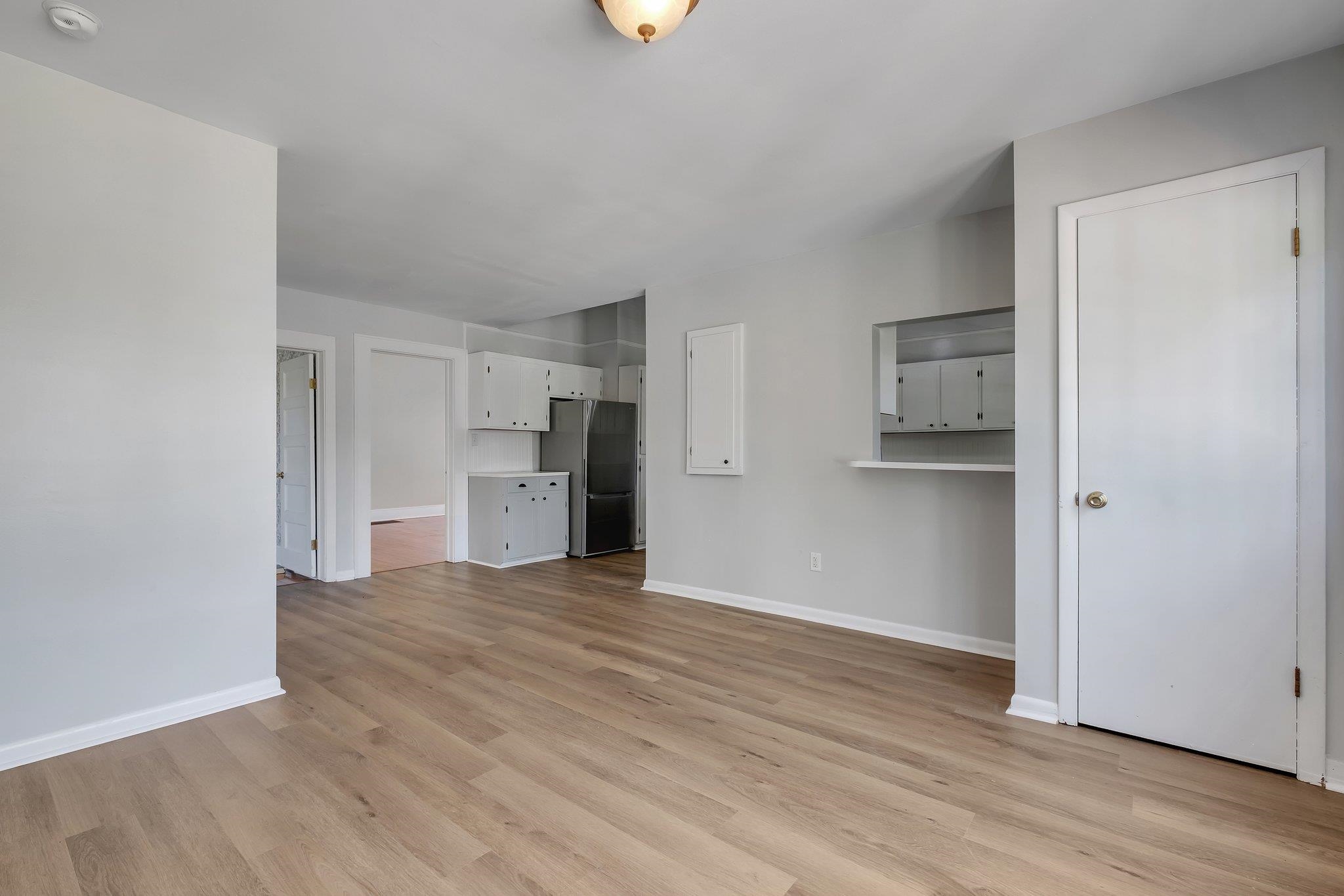1093 Bassett Road