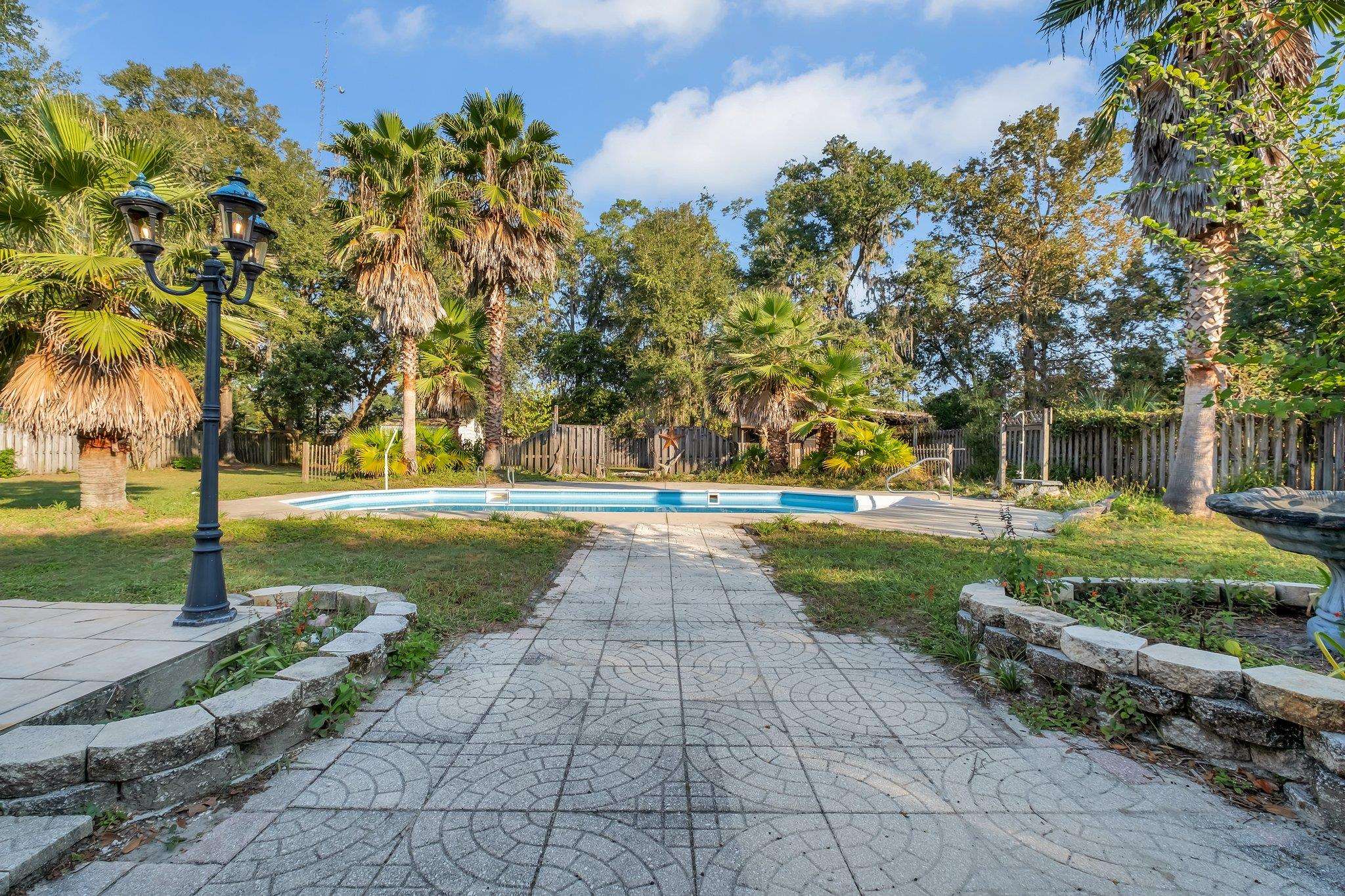 60 Hummingbird Lane