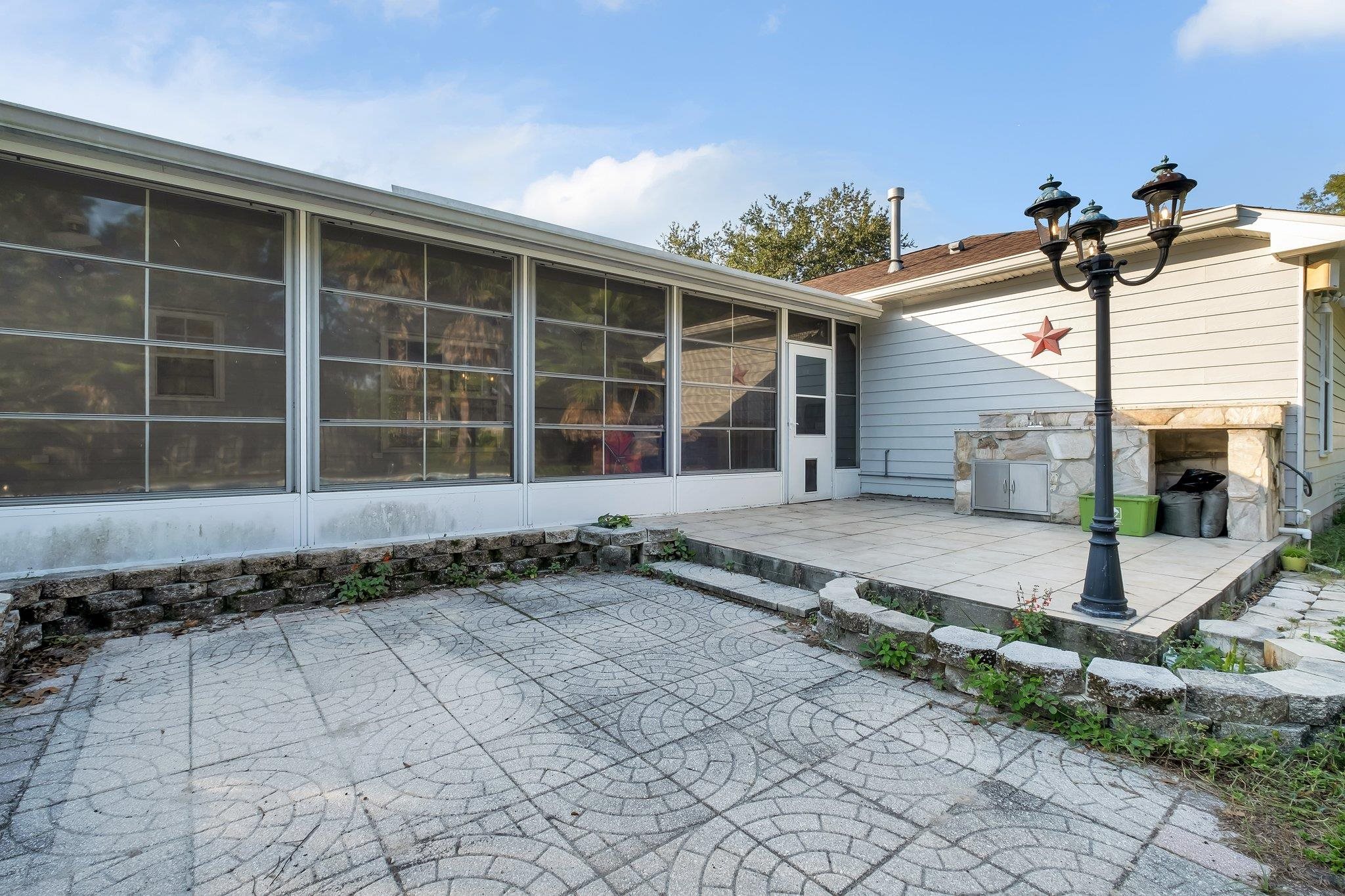 60 Hummingbird Lane