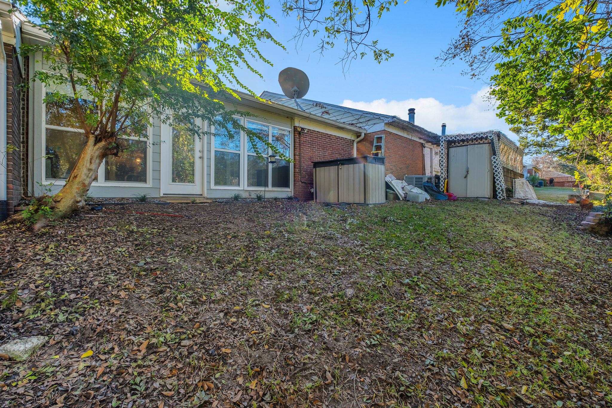 814 ELIZABETH Drive