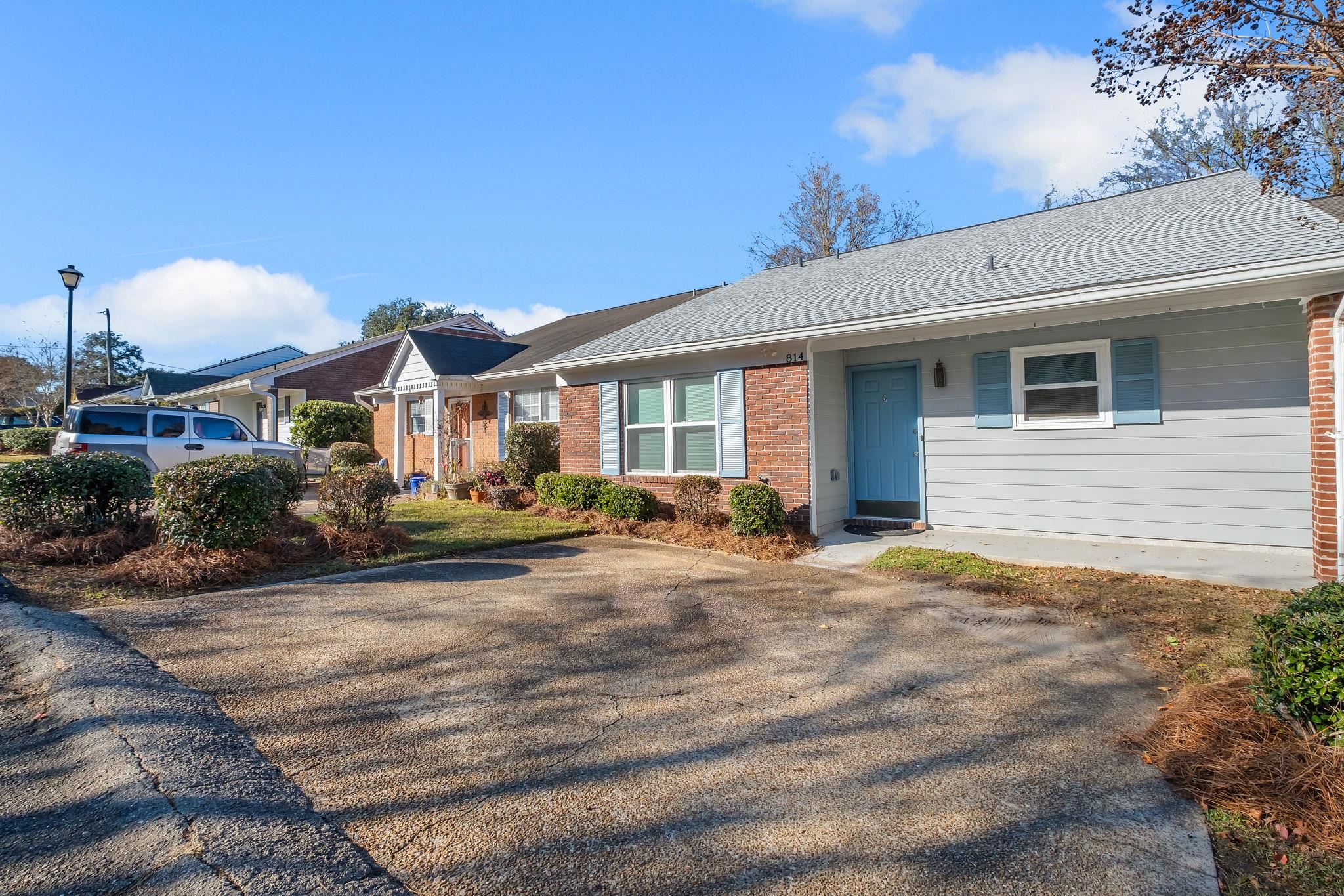 814 ELIZABETH Drive