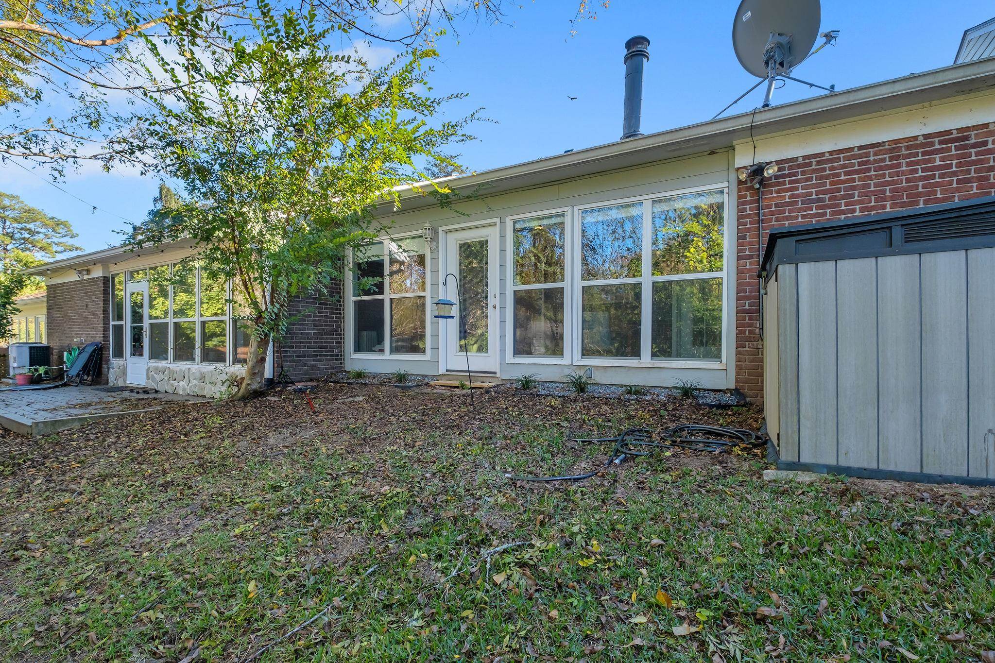814 ELIZABETH Drive