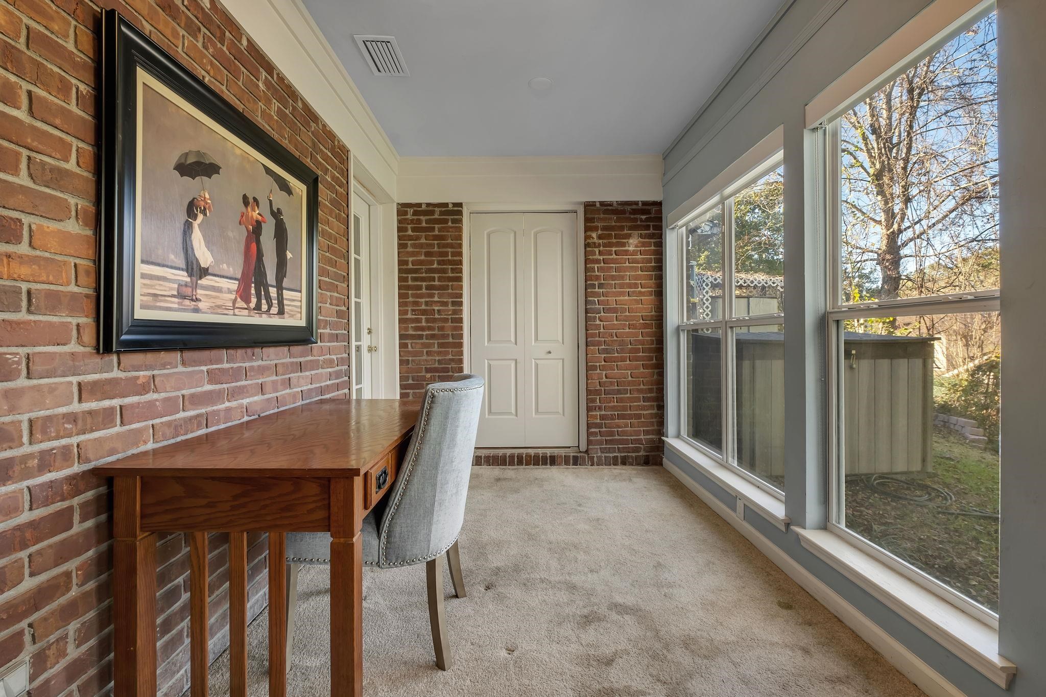 814 ELIZABETH Drive
