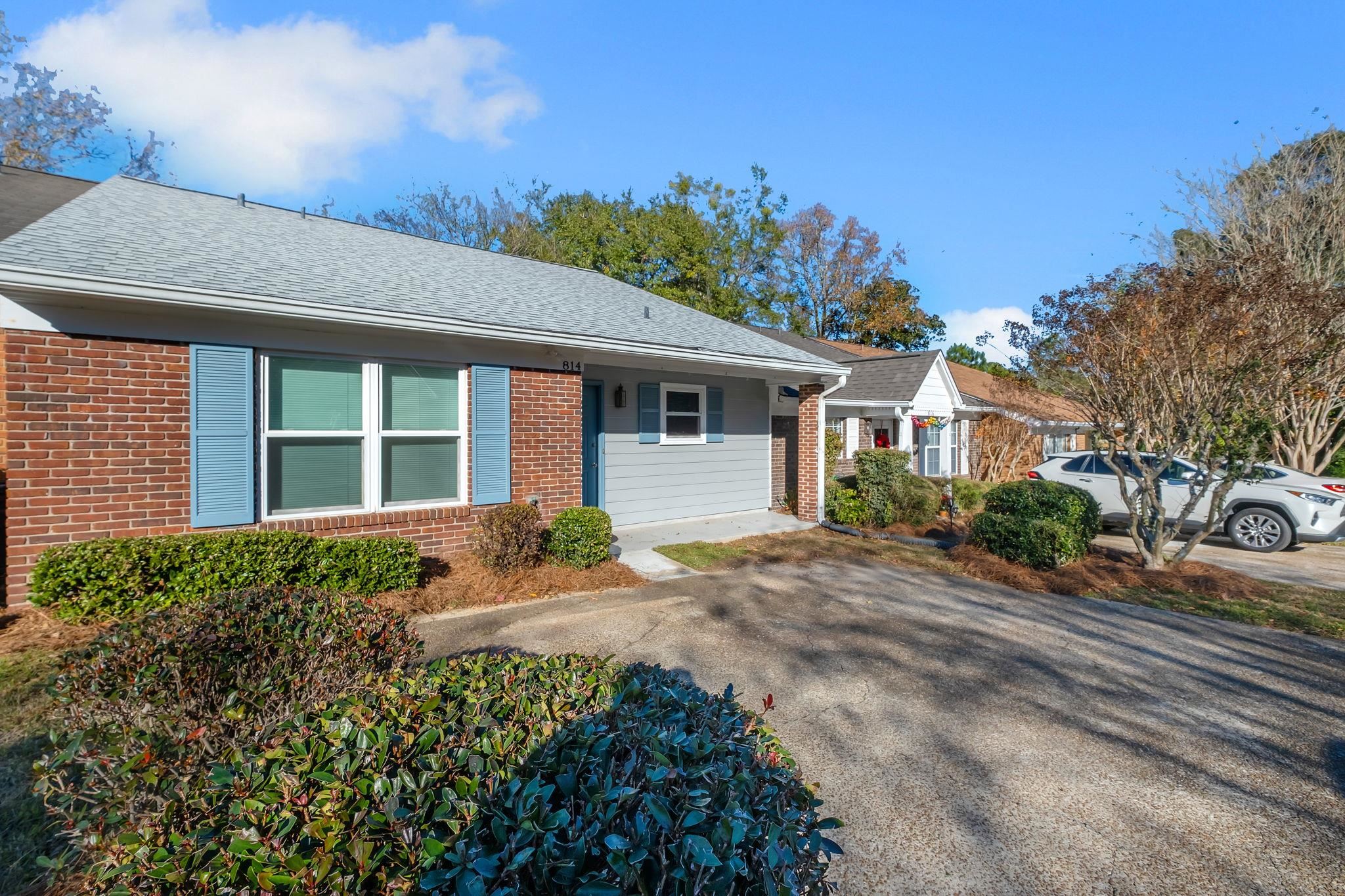 814 ELIZABETH Drive