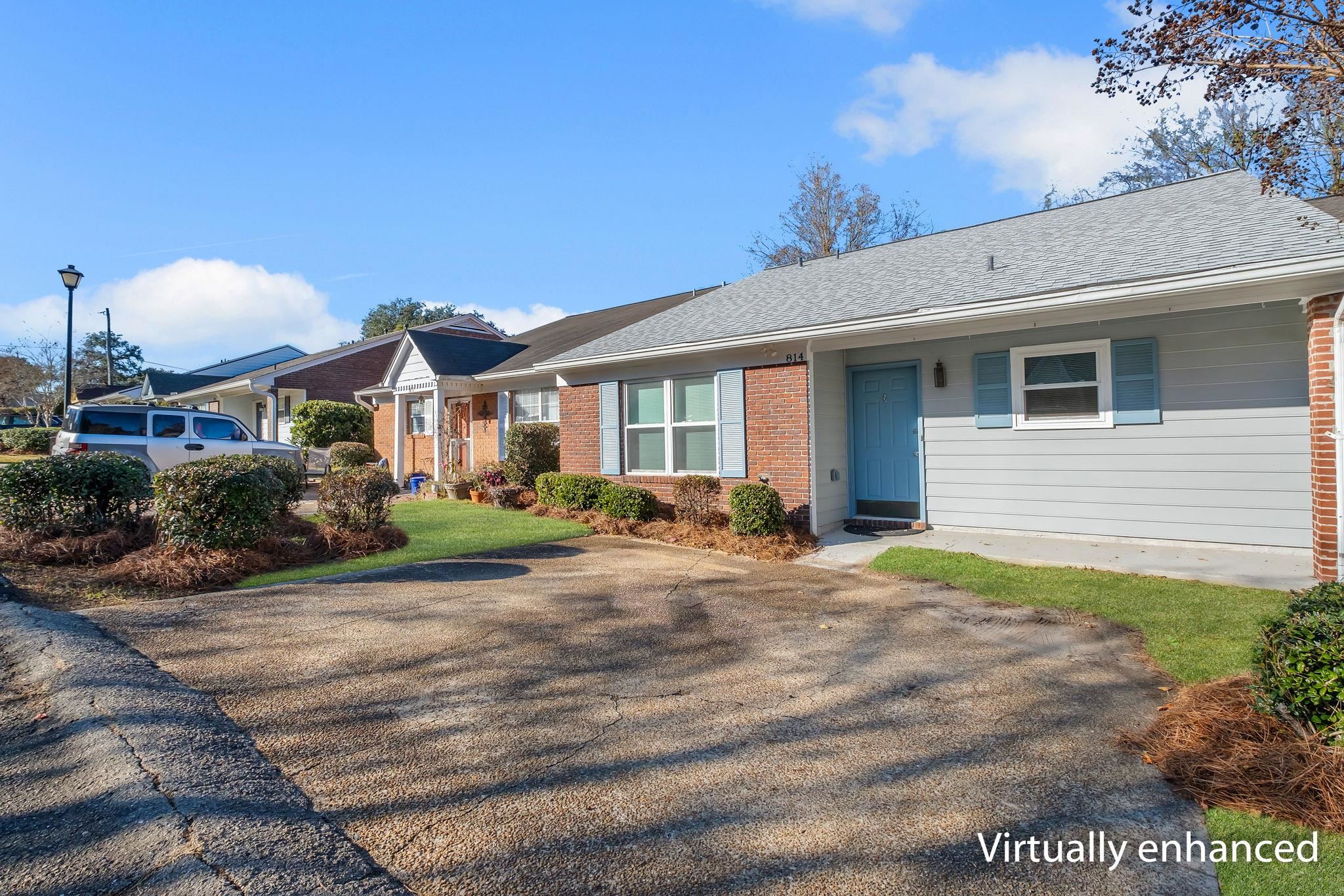 814 ELIZABETH Drive