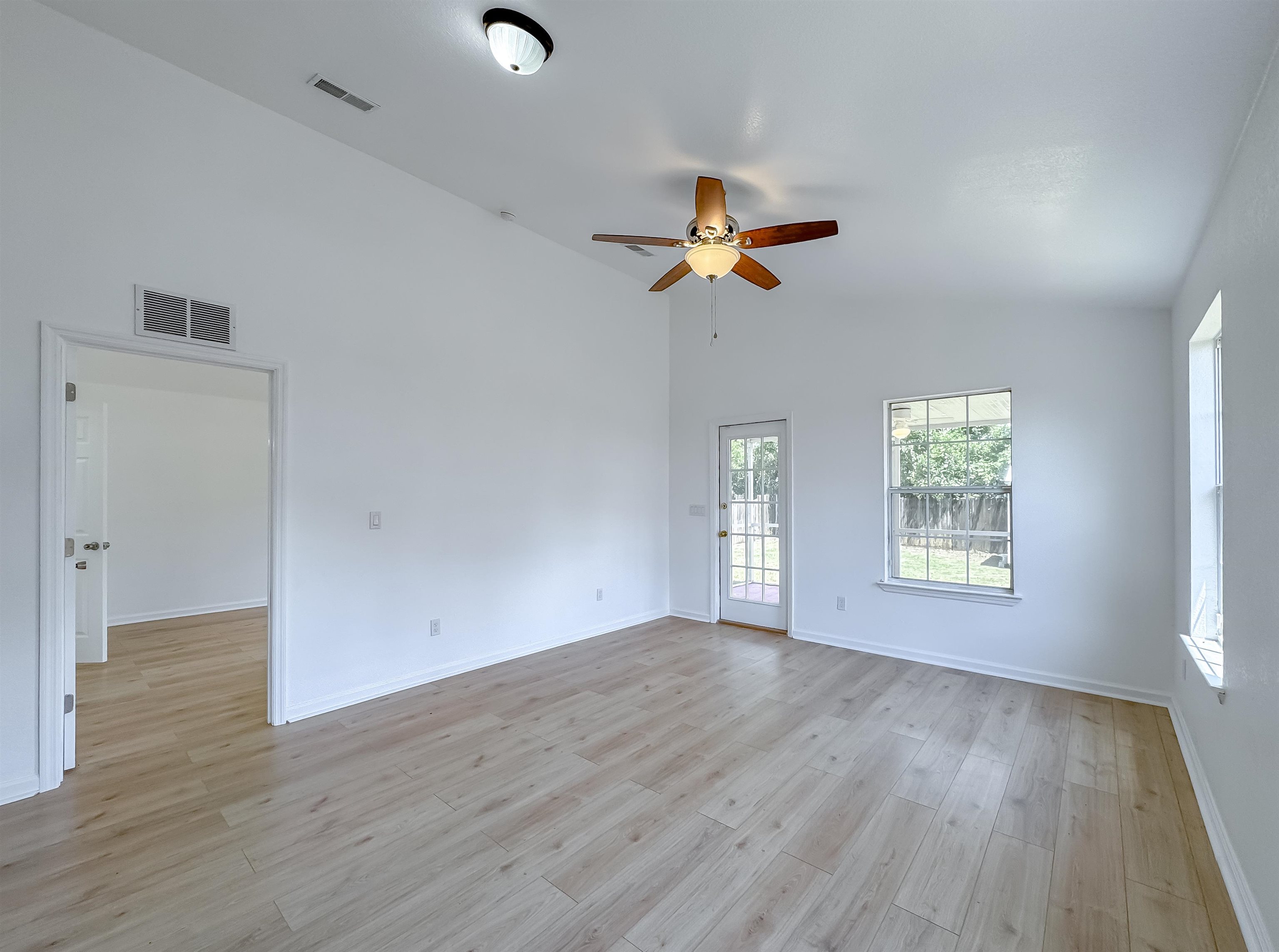 3439 Laura Street