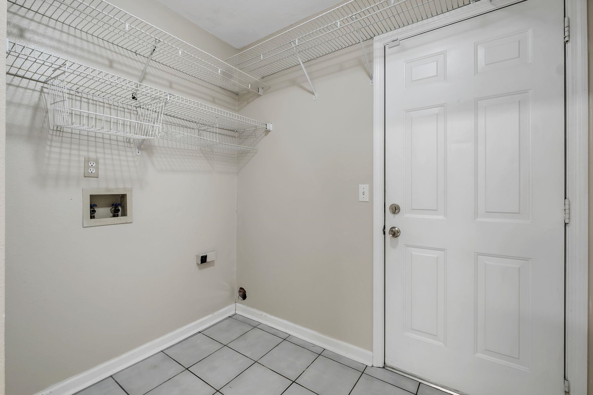 1713 Chestnut Hill