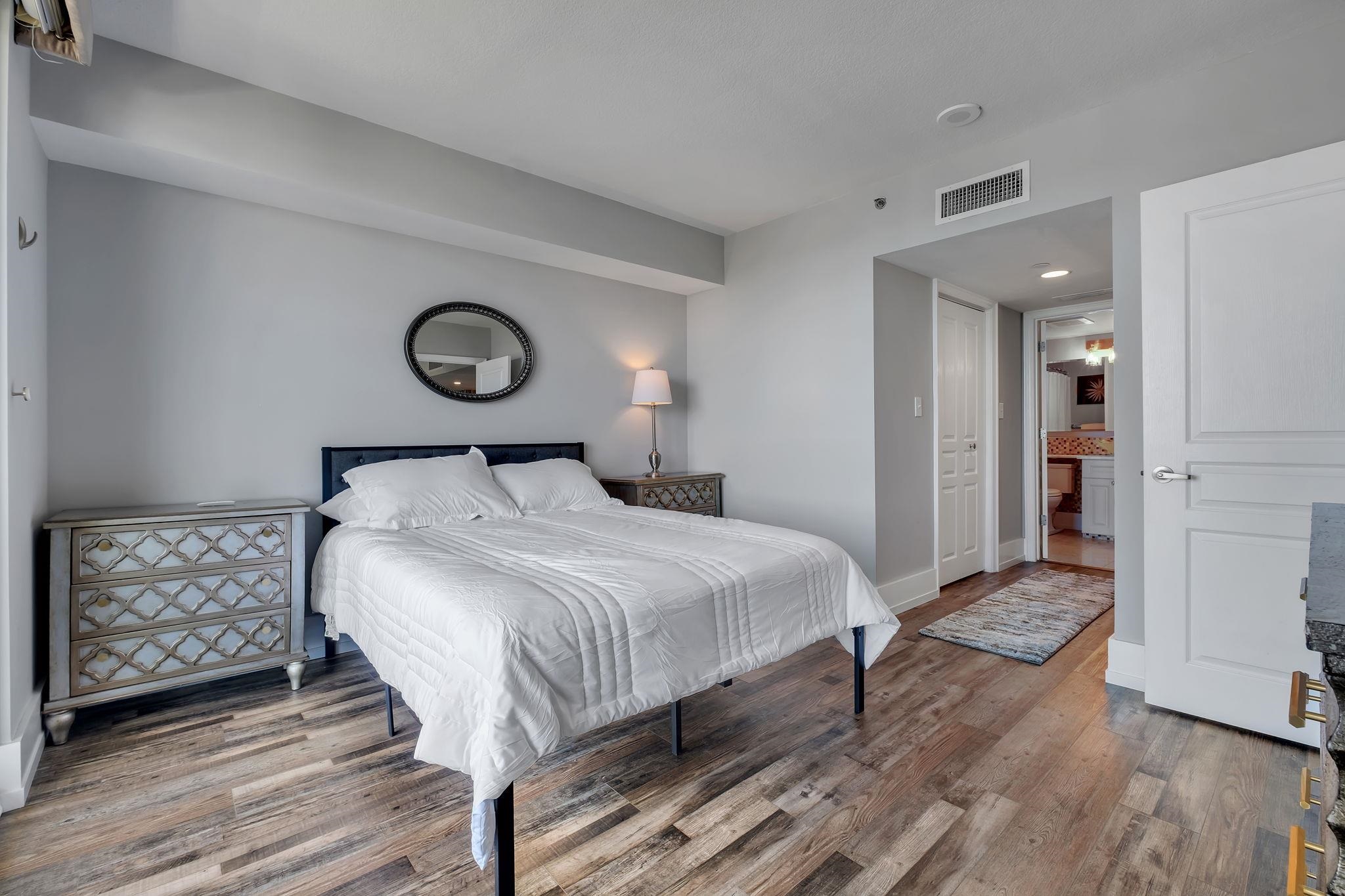 300 S Duval #809 Street Unit: 809