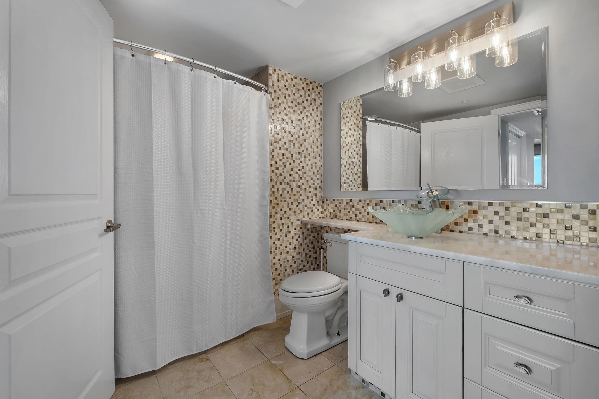 300 S Duval #809 Street Unit: 809