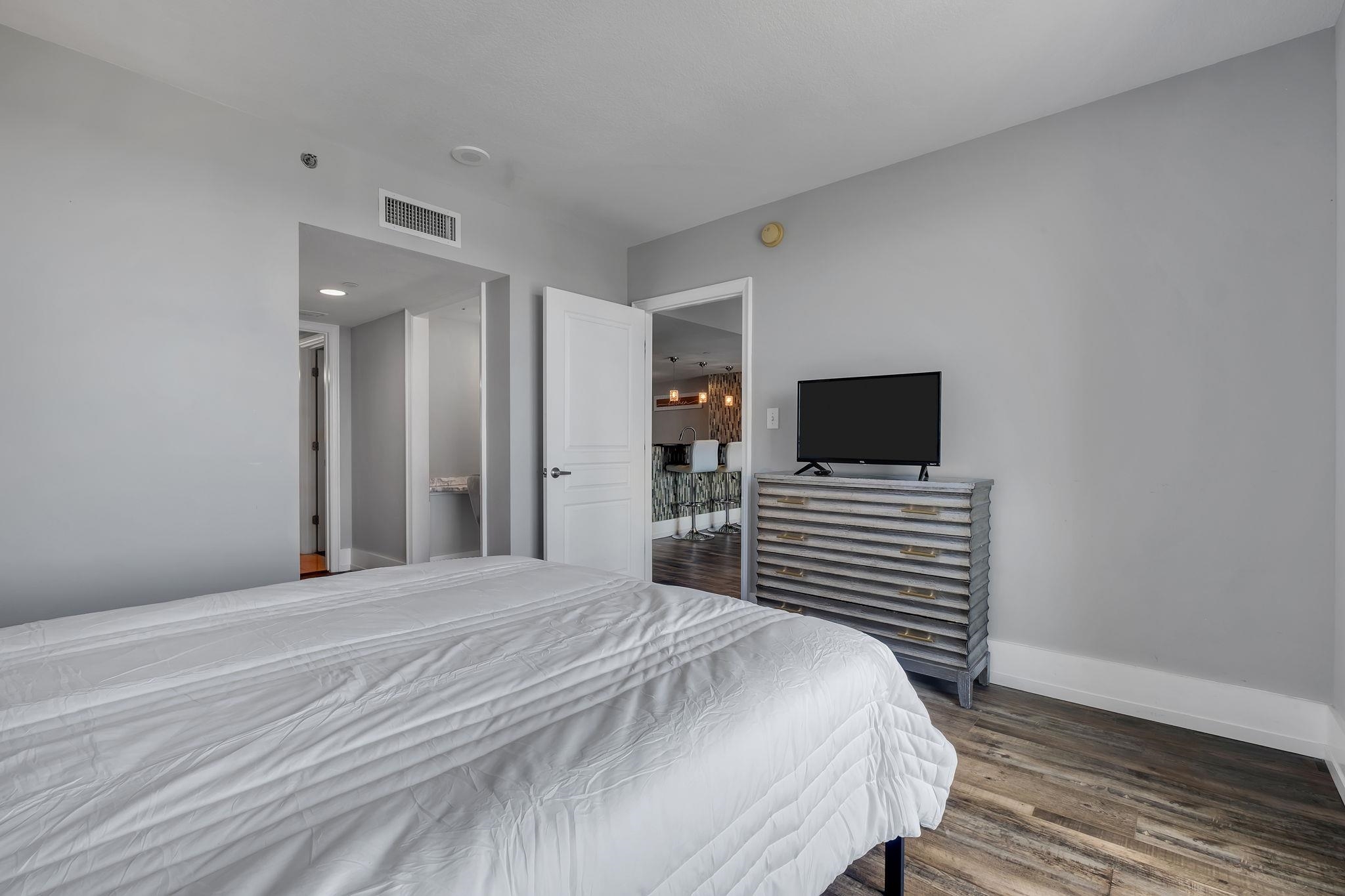 300 S Duval #809 Street Unit: 809