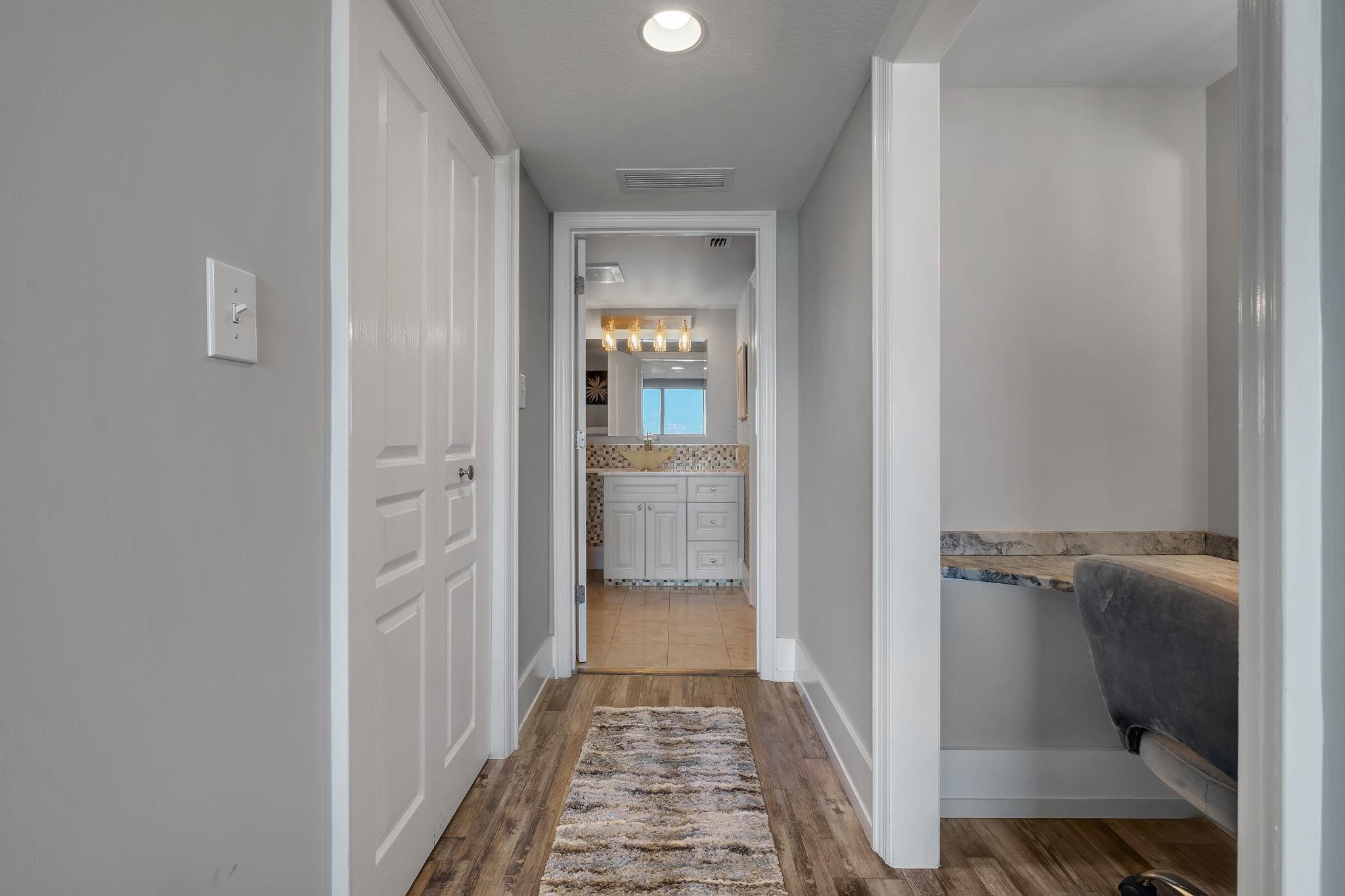 300 S Duval #809 Street Unit: 809