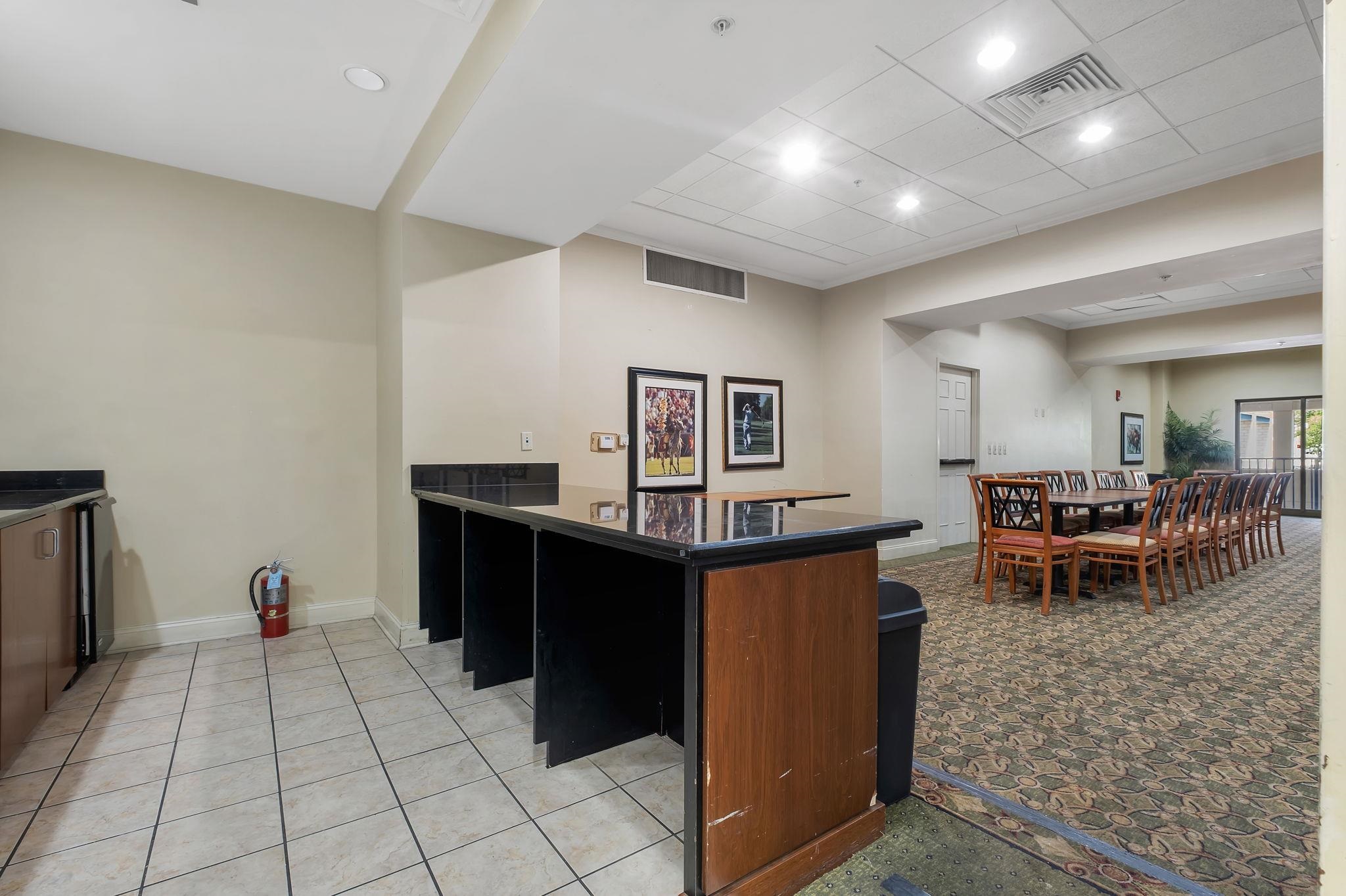 215 W College Avenue Unit: 903